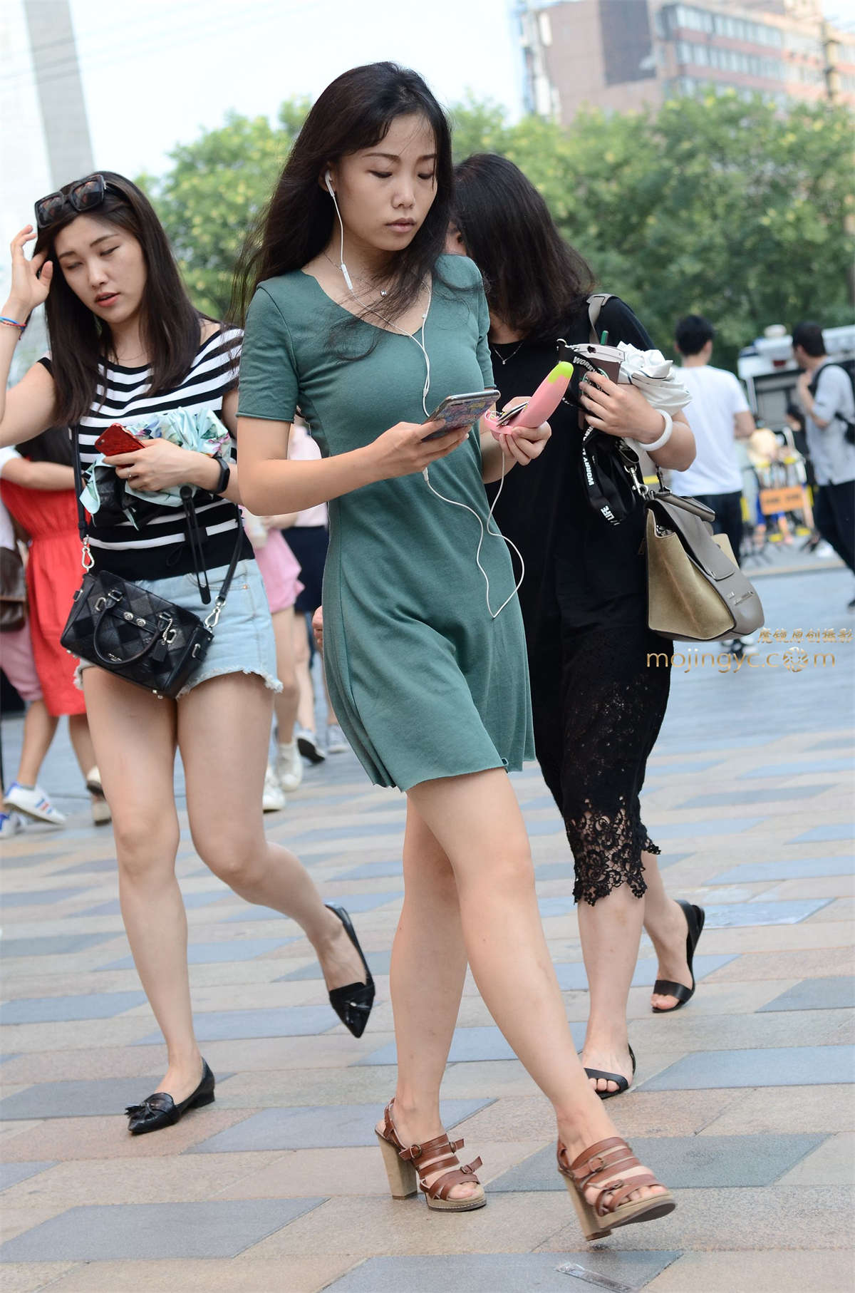 【验证街拍大赛NO.4】神摄手赛10 绿裙翩翩-日更街拍