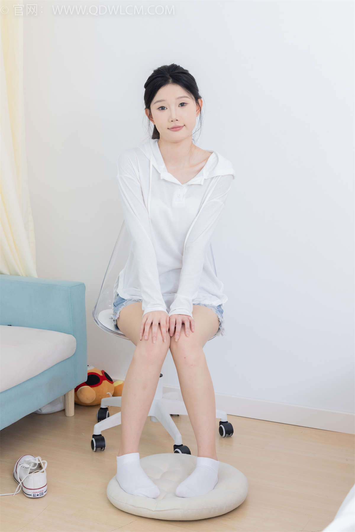 物恋传媒 NO.2076 小竹-南山忆-日更街拍