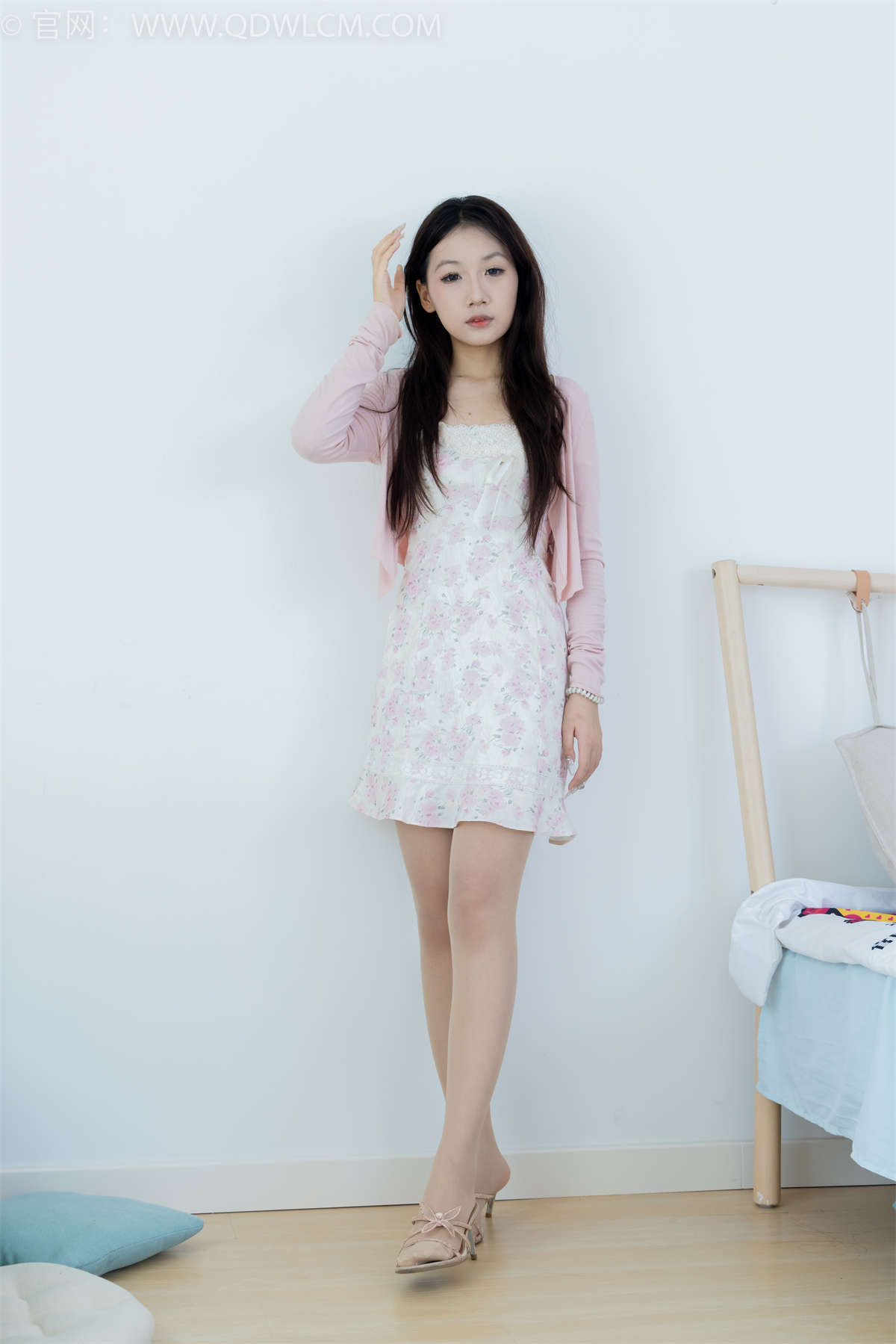 图片[2]-物恋传媒 NO.2077 丹丹-月影憧憧-日更街拍