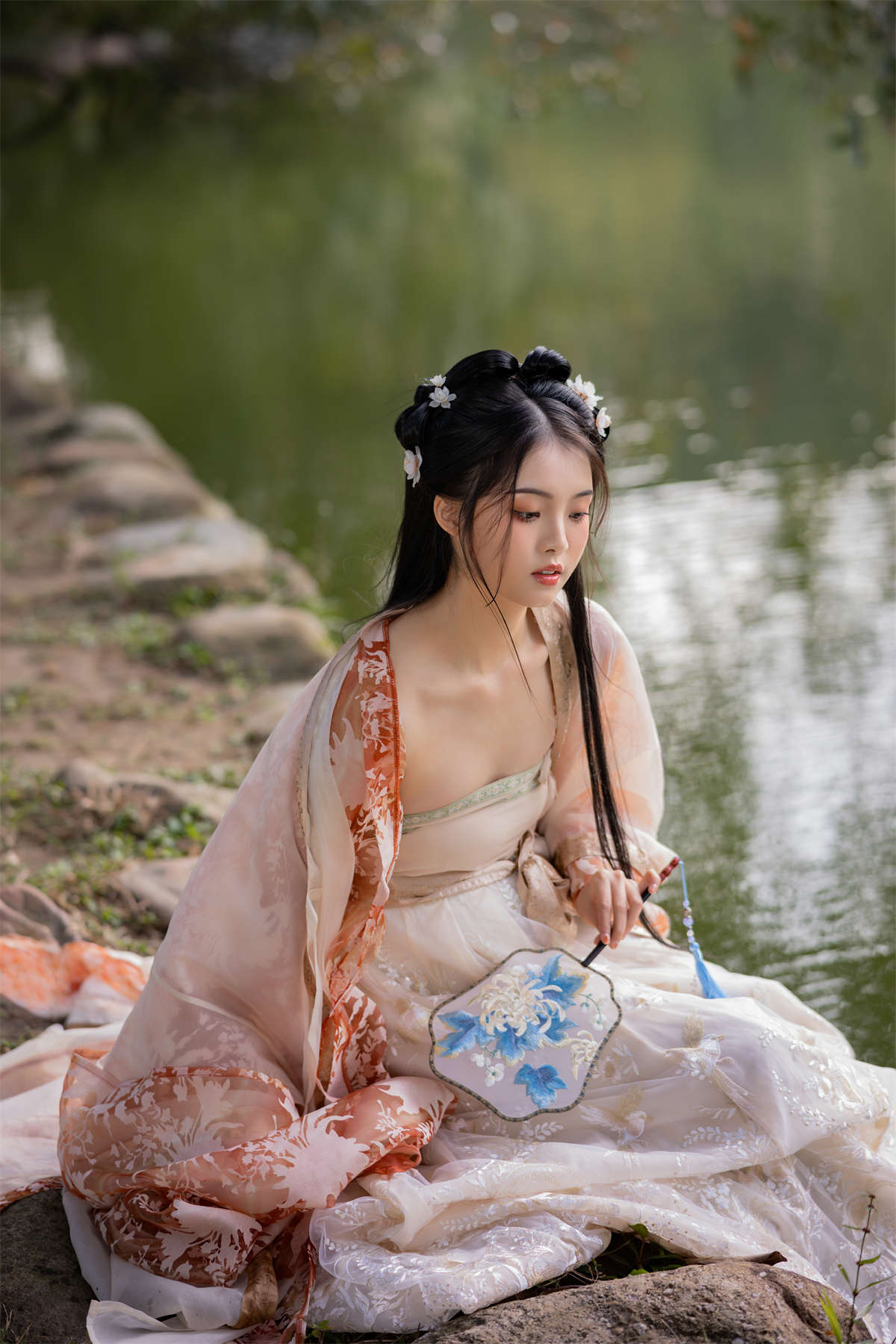 YITUYU艺图语 2023.05.18 浣溪纱 兔牙要藏好-日更街拍