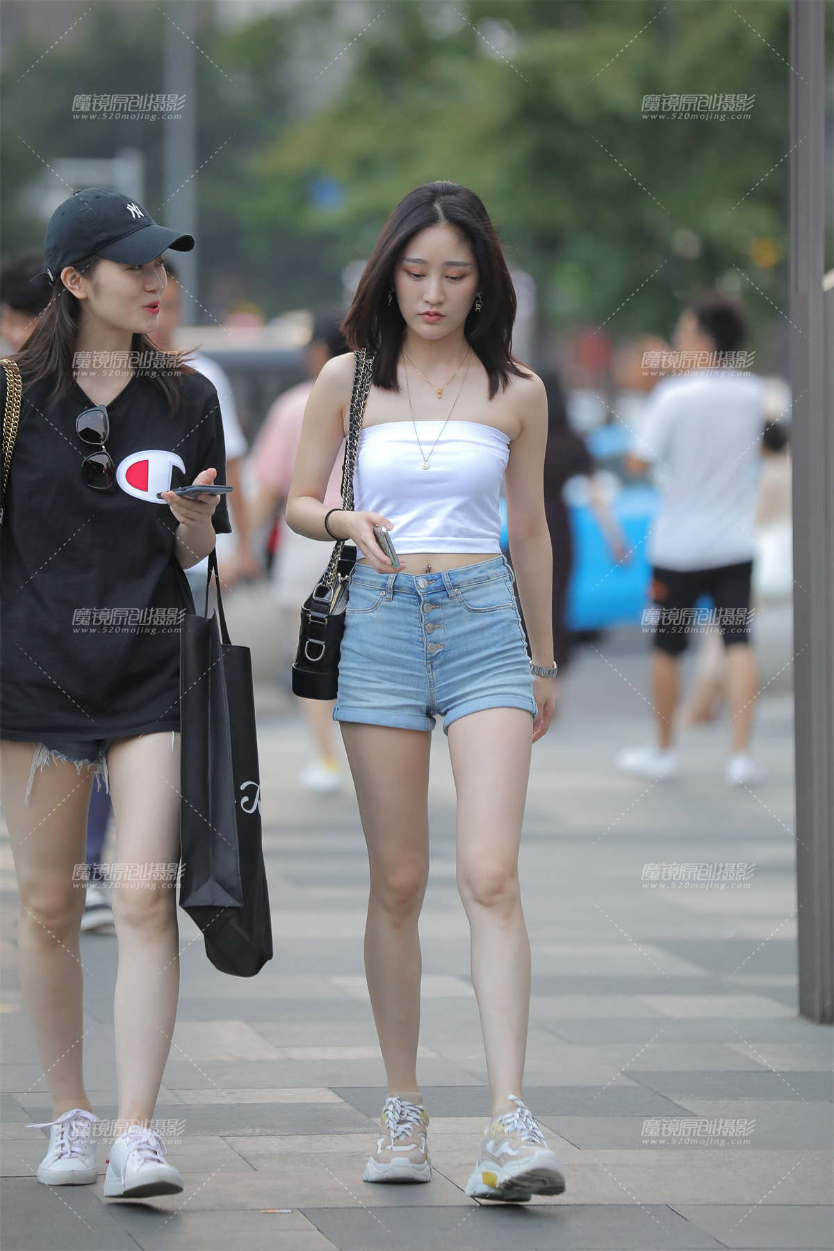 热裤女孩-日更街拍