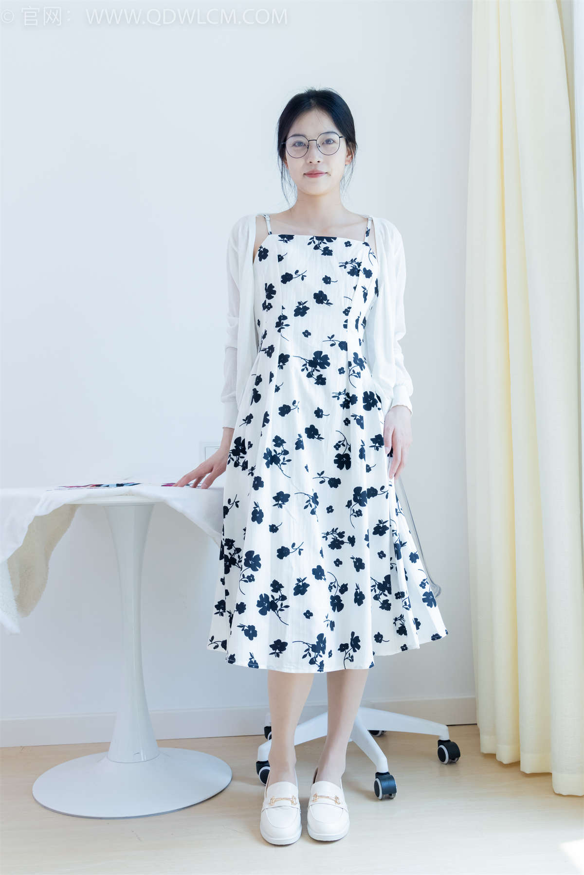 物恋传媒 NO.2063 茯苓-有你的季节-日更街拍