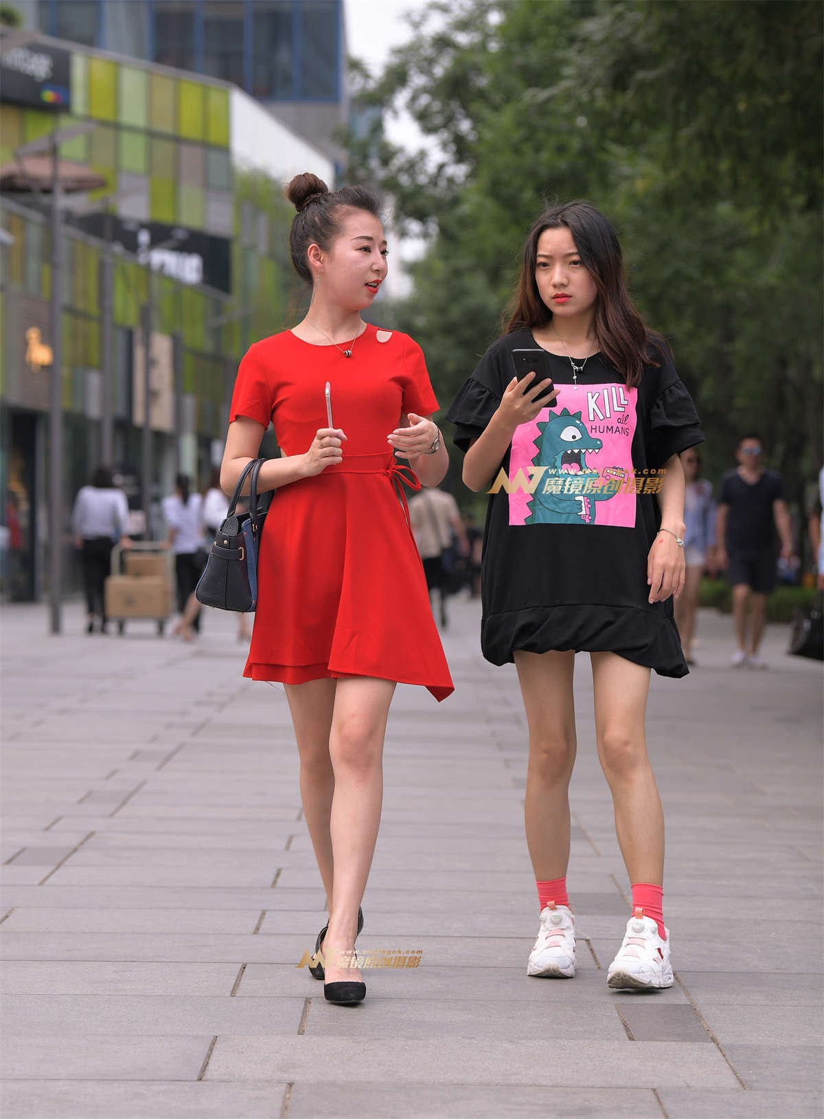 【街拍之魂赛帖】B101、情有独钟红衣少妇-日更街拍