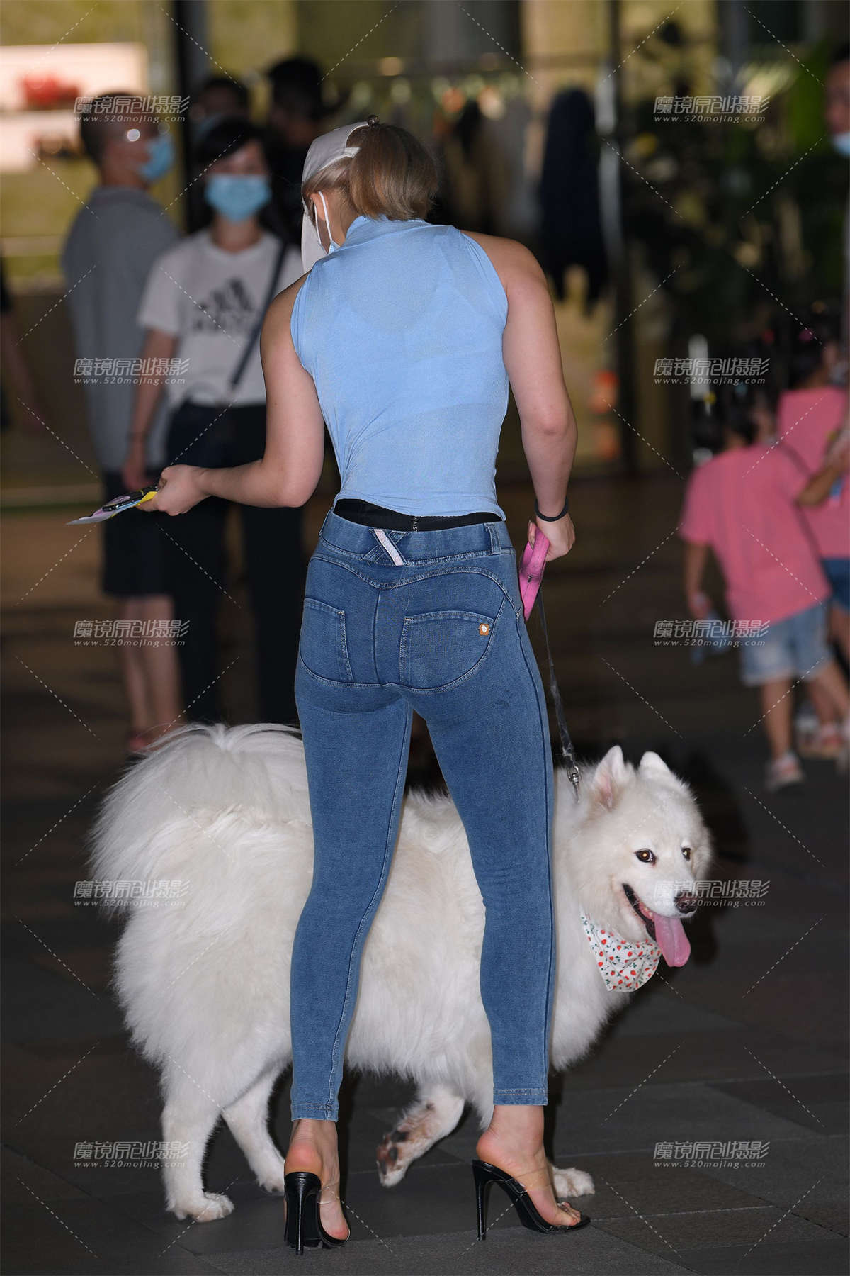 图片[2]-蜜桃裤小姐姐-日更街拍