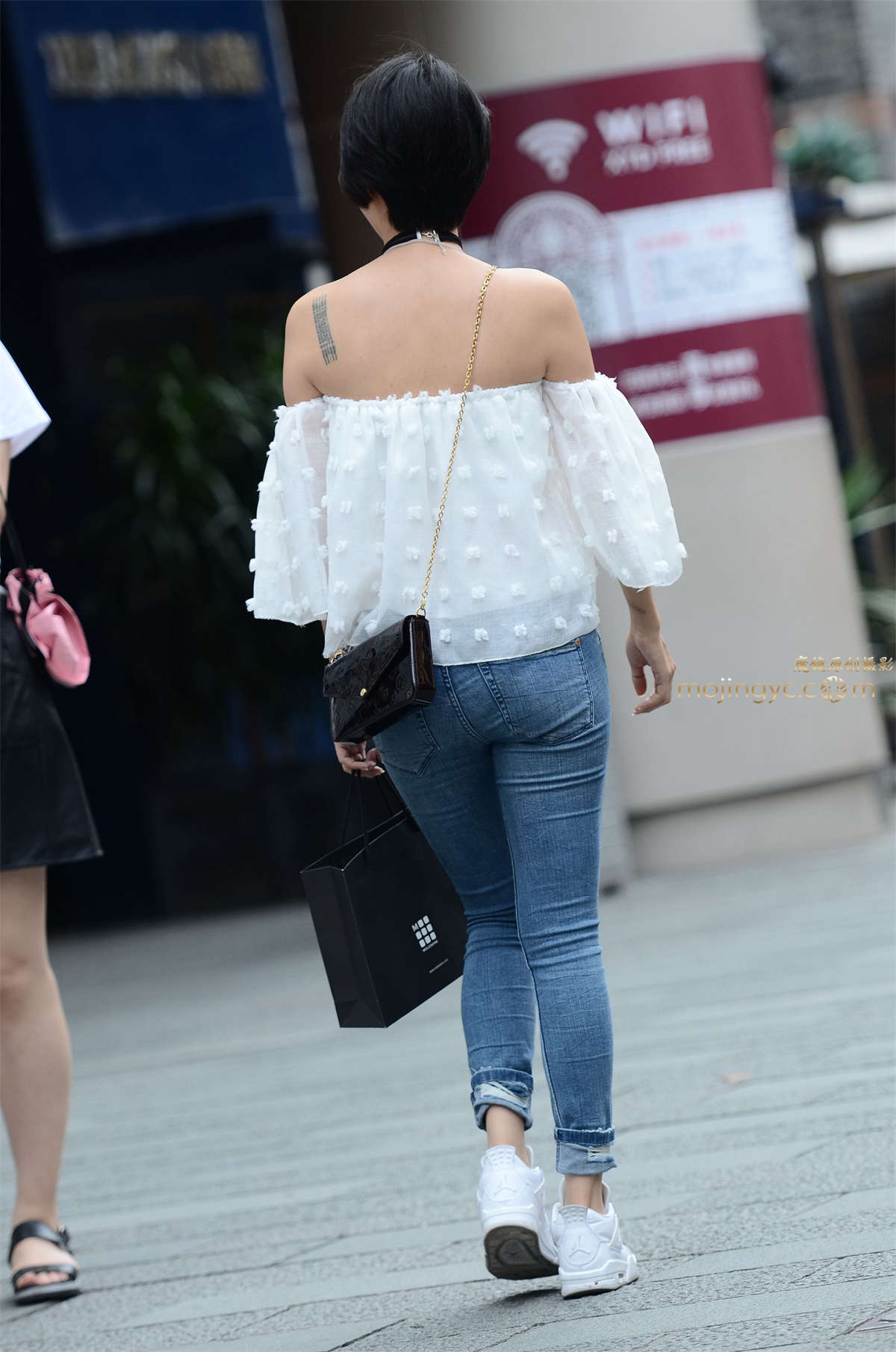 图片[2]-【验证街拍大赛NO.4】神摄手赛15 抹胸紧牛-日更街拍