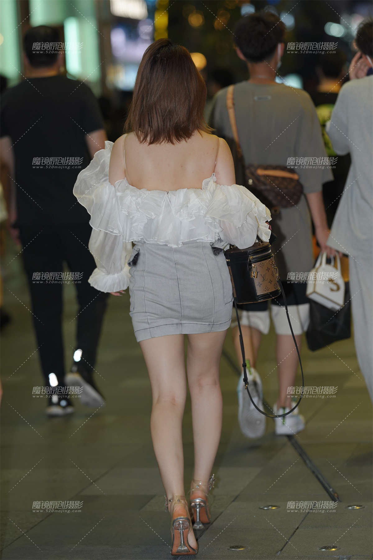 图片[2]-白皙小姐姐 时髦又美丽-日更街拍