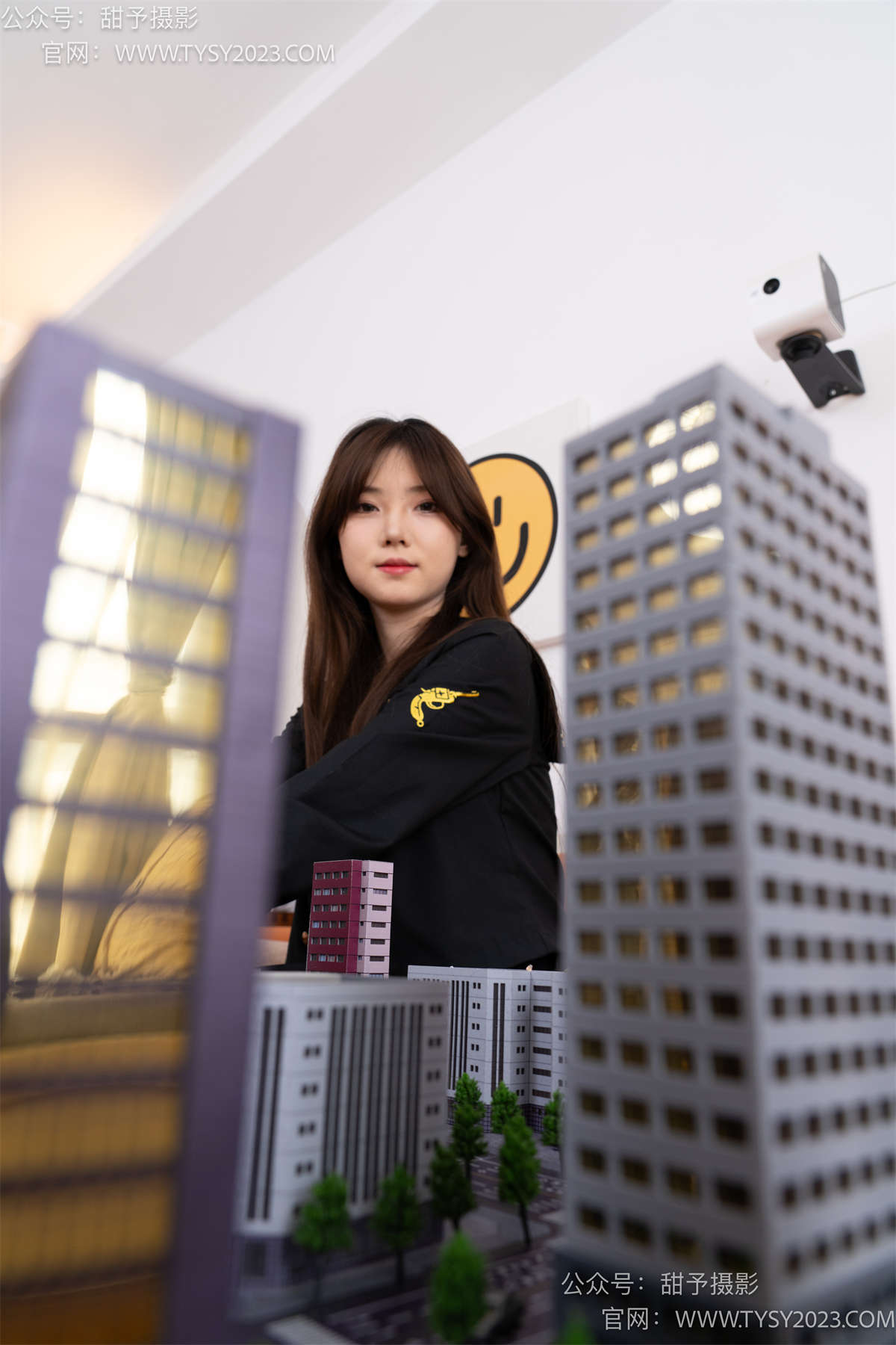 图片[2]-甜予摄影077期：璇璇-JK制服、凉爽高跟鞋、黑丝（脚尖透明款）、小人国剧情 完整版-日更街拍