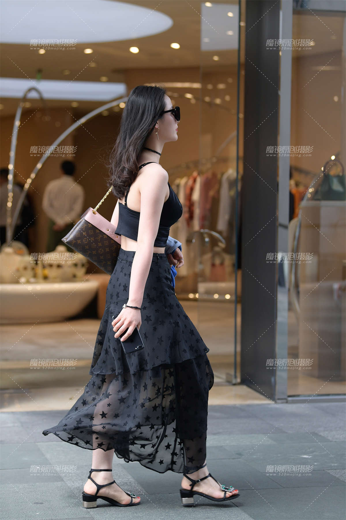 图片[2]-HAO美的事业线，自信美女-日更街拍