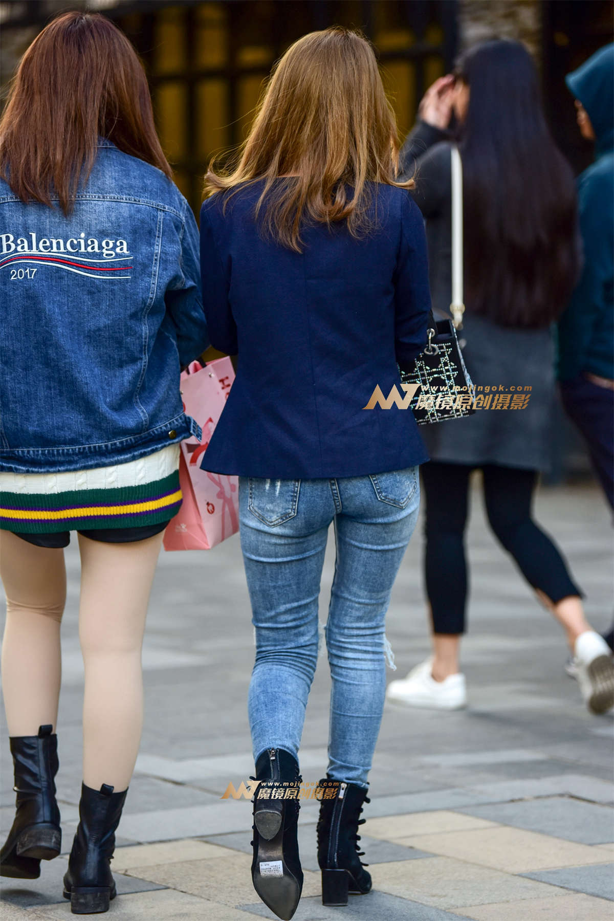 图片[2]-美乳仔裤小妹-日更街拍