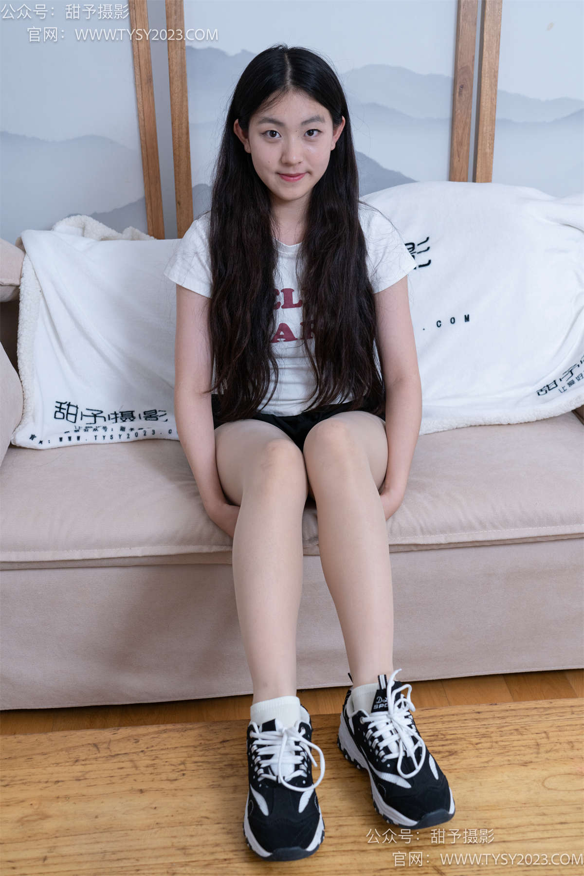 甜予摄影079期：小云-运动鞋、白棉袜、肉丝（脚尖加固款）完整版-日更街拍