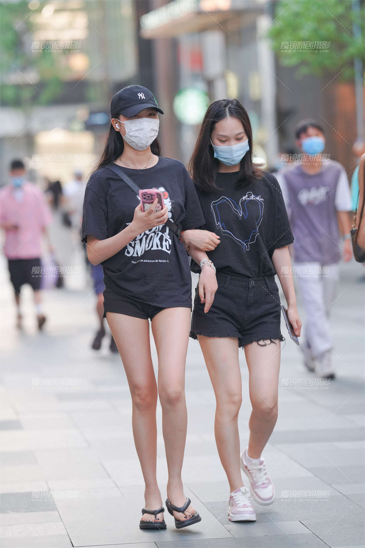 长腿热裤女孩-日更街拍