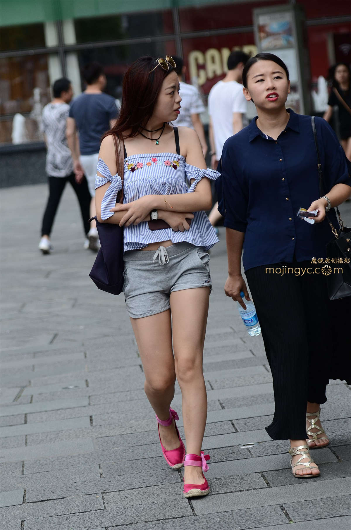 【验证街拍大赛NO.4】神摄手赛17 吊带，包臀，红鞋-日更街拍