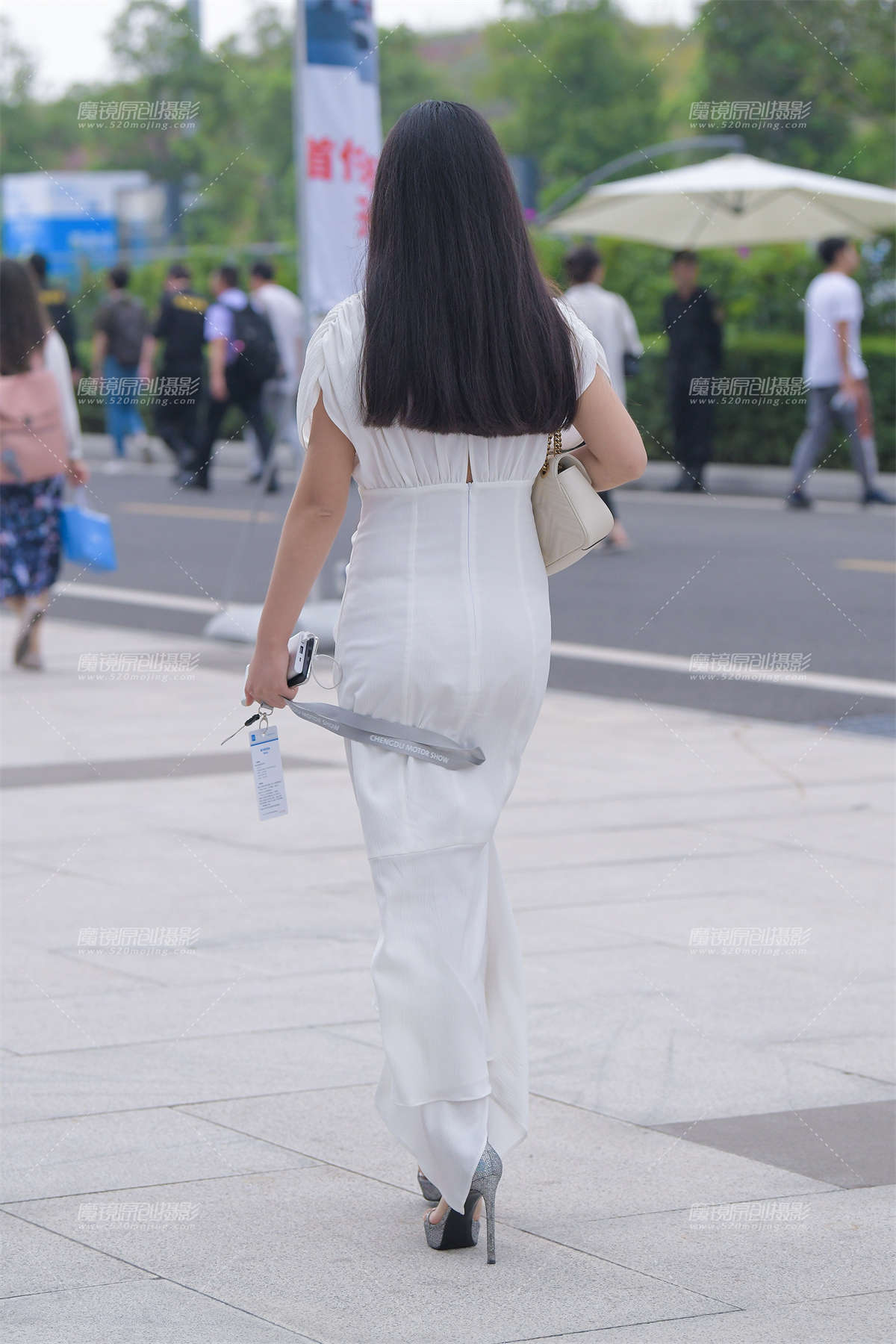 图片[2]-【视觉冲击赛贴】性感深V__-日更街拍