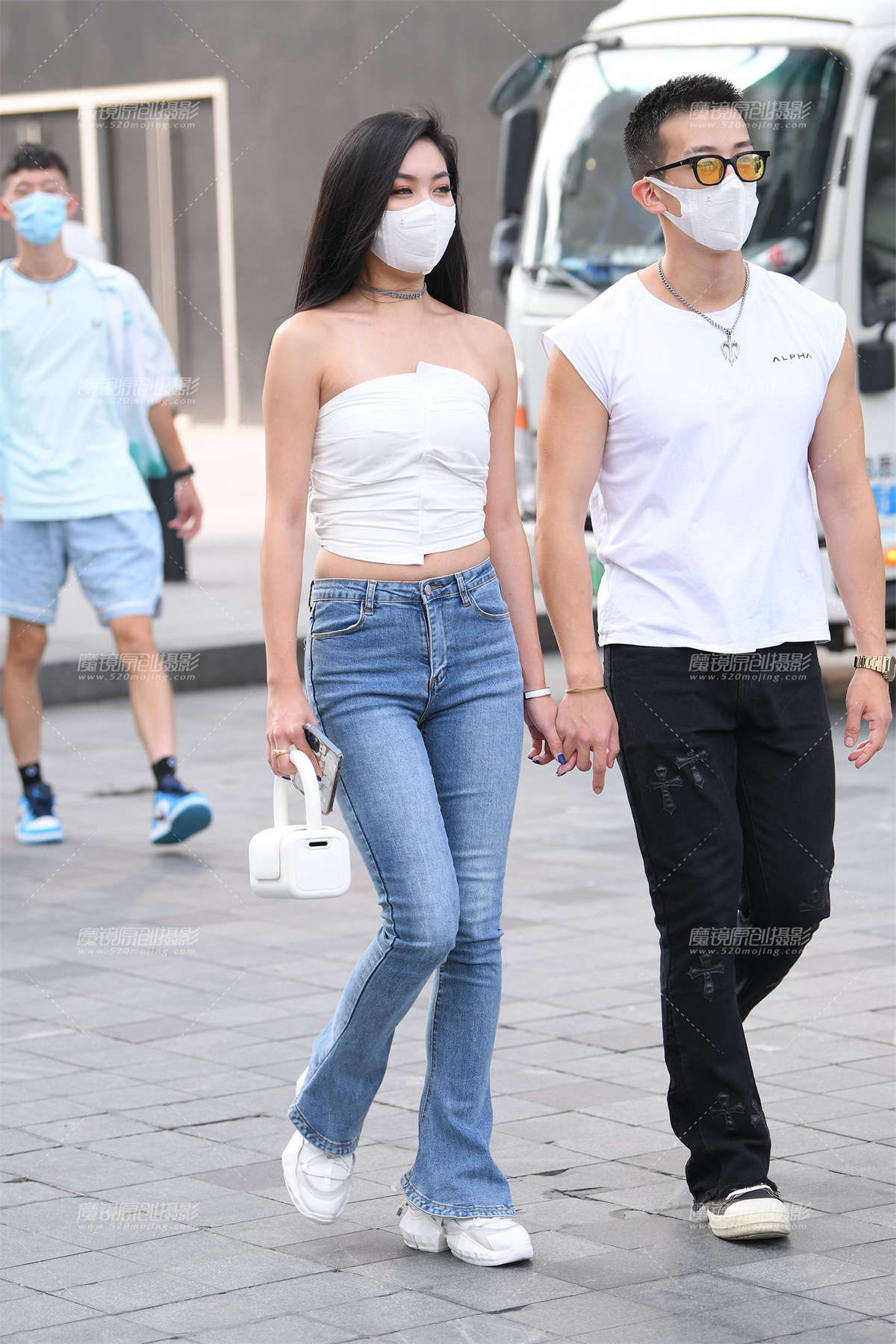 抹胸紧牛-日更街拍