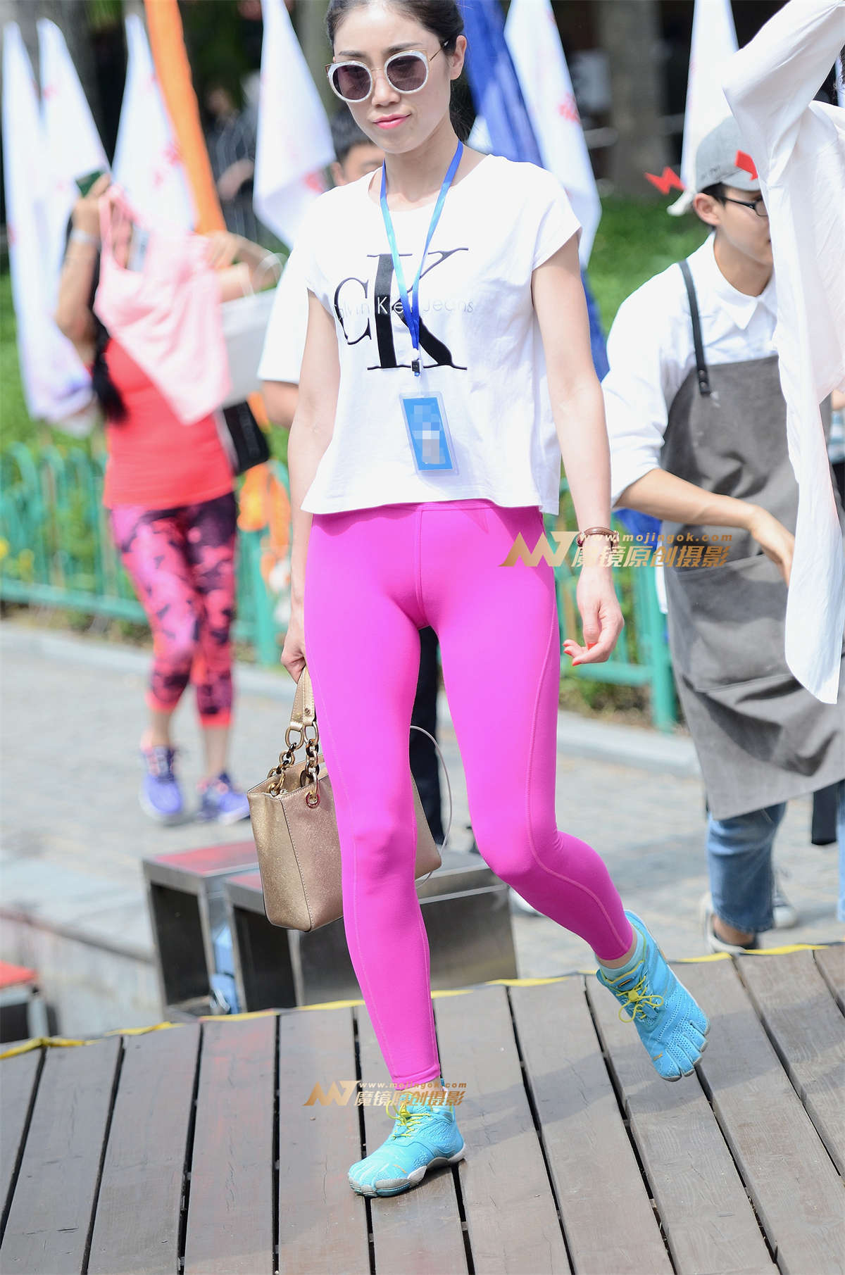 【神摄手赛帖】粉红紧身健身裤-日更街拍