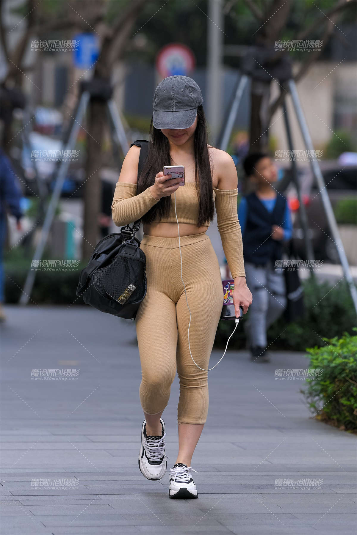 【久久赛帖】一看就是练过的-日更街拍