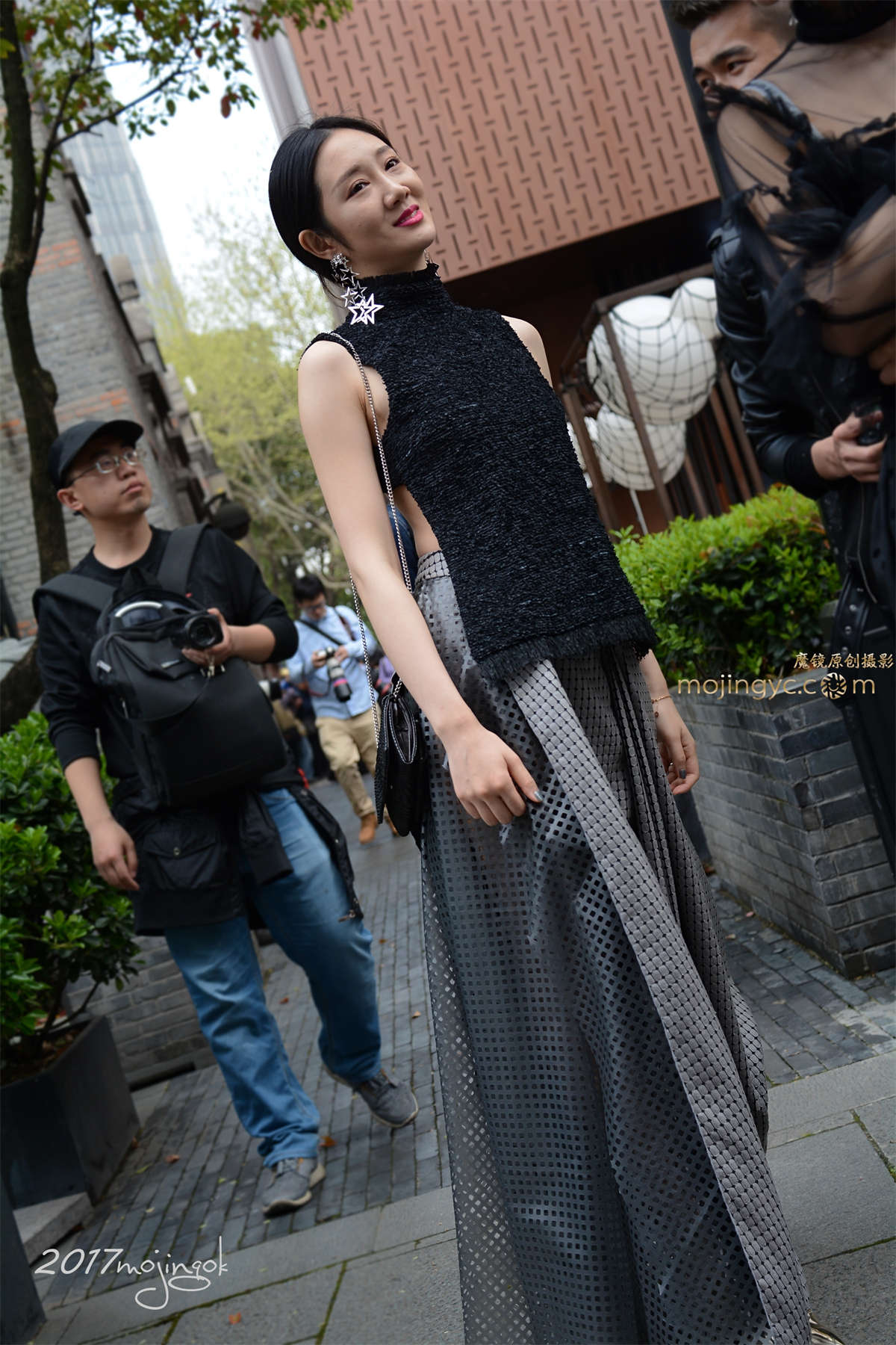 咔喳赛15 大开背银色长裙（17p）-日更街拍