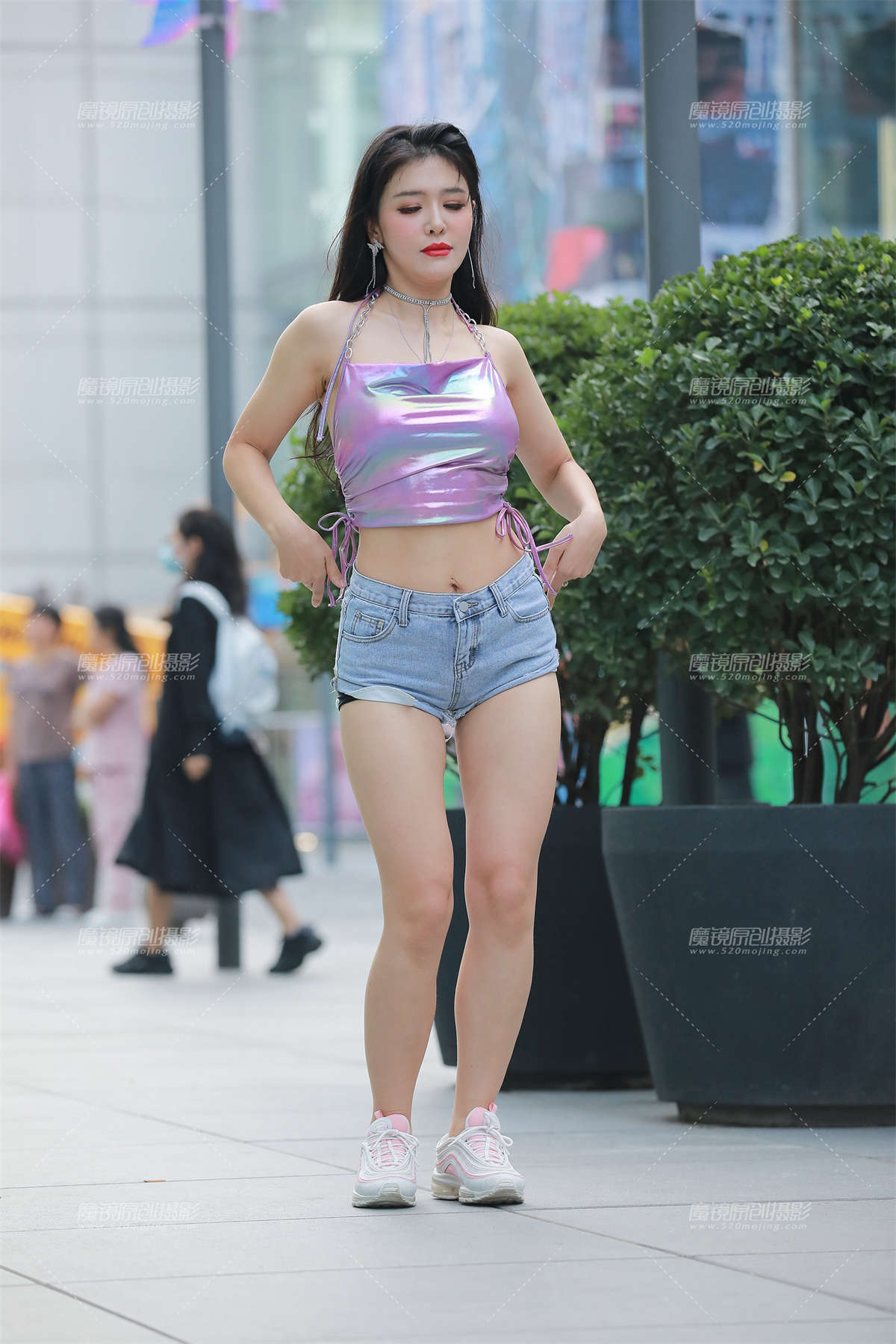 【玻璃街拍】牛仔热裤Y Y小姐姐-日更街拍