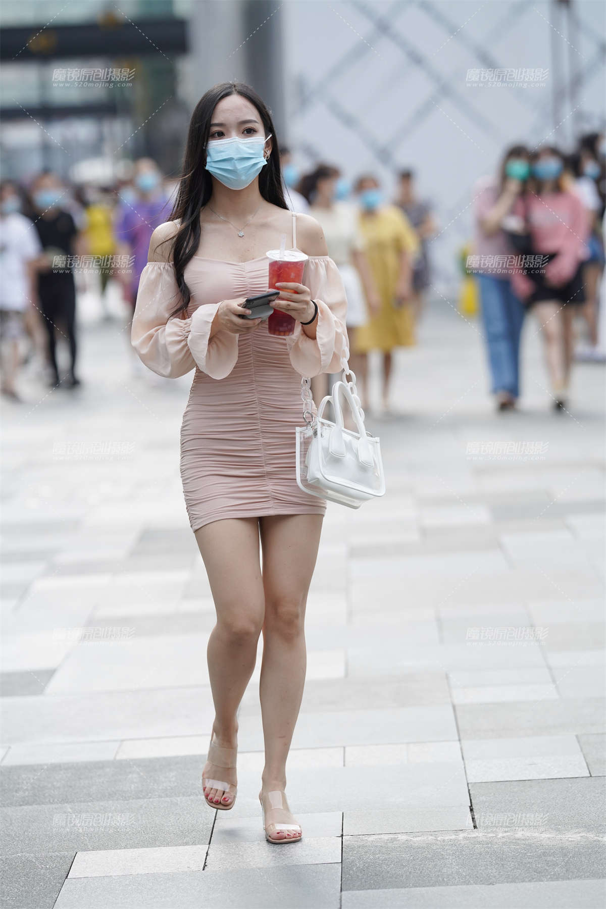 迷人气质散发的淋漓尽致 谁能不爱-日更街拍