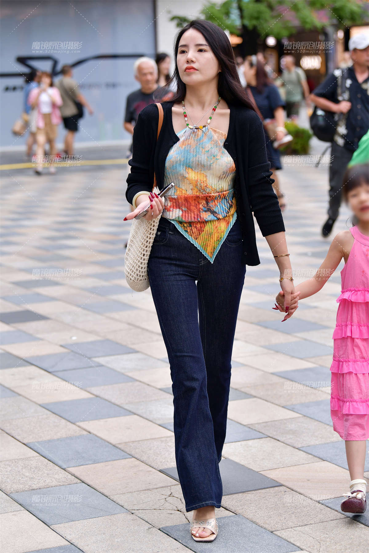 图片[2]-★红美甲辣妈牛仔裤美女-日更街拍