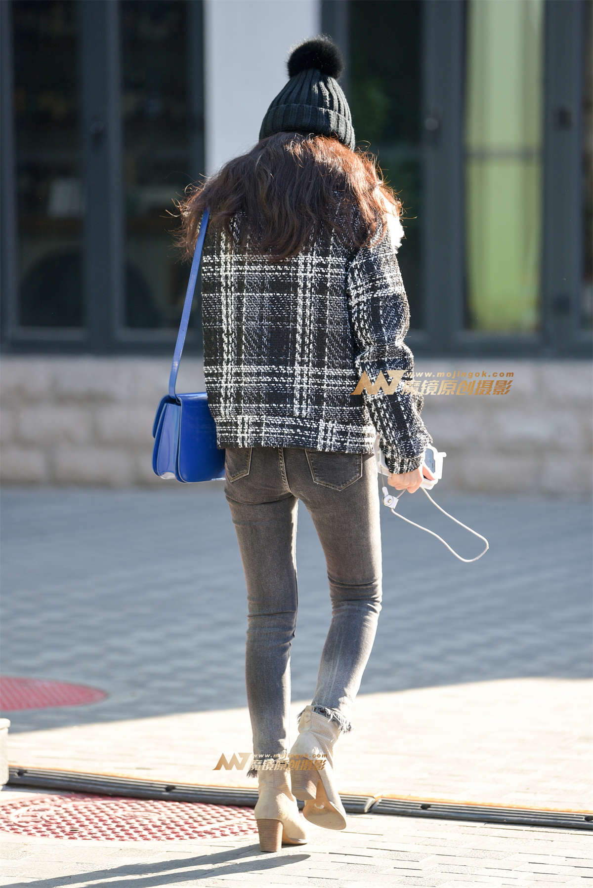 图片[2]-时尚紧身仔裤美女-日更街拍