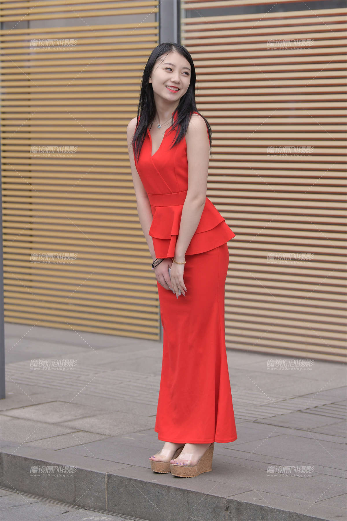 【视觉冲击赛贴】迎国庆的清甜小姐姐-日更街拍