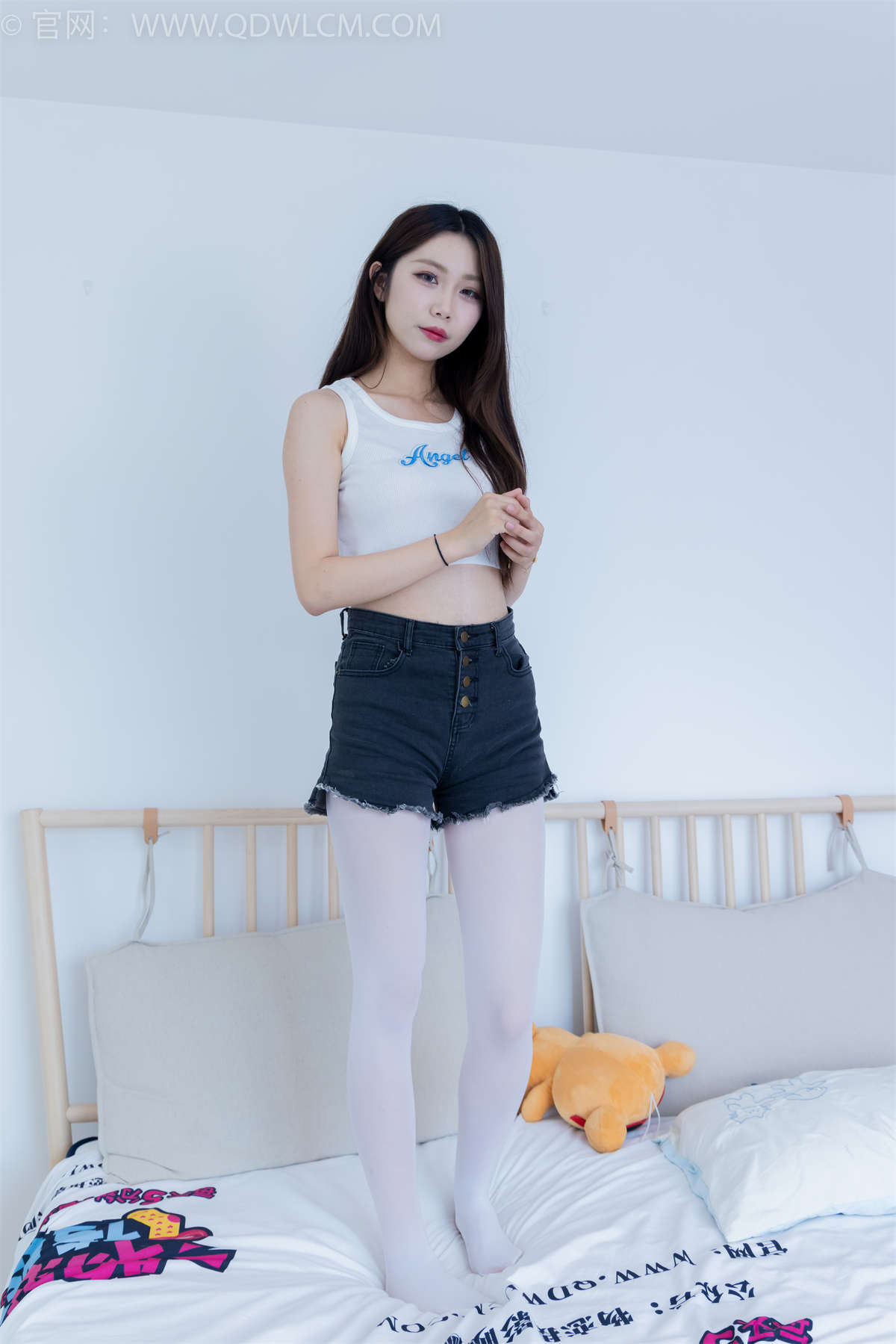 物恋传媒 NO.2088 泡泡-夜的长-日更街拍