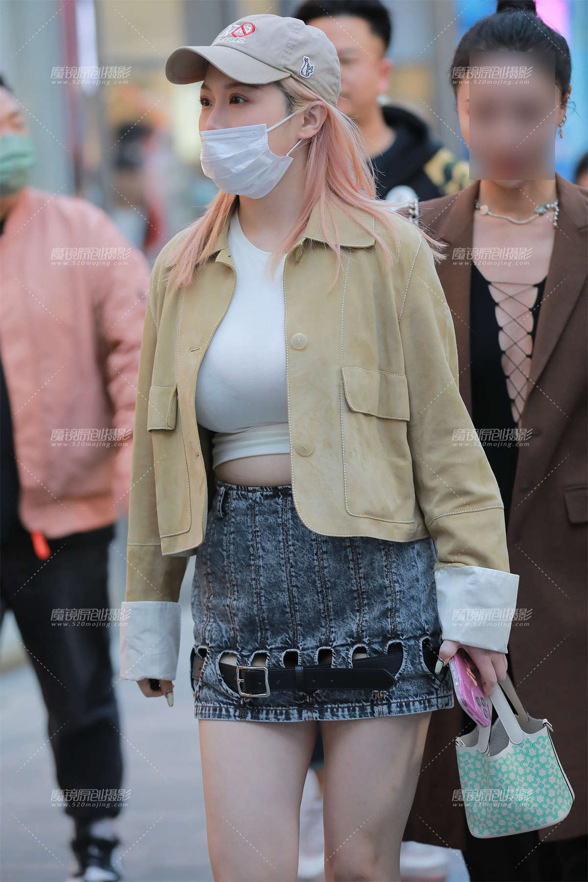 【玻璃街拍】短裙美眉-日更街拍