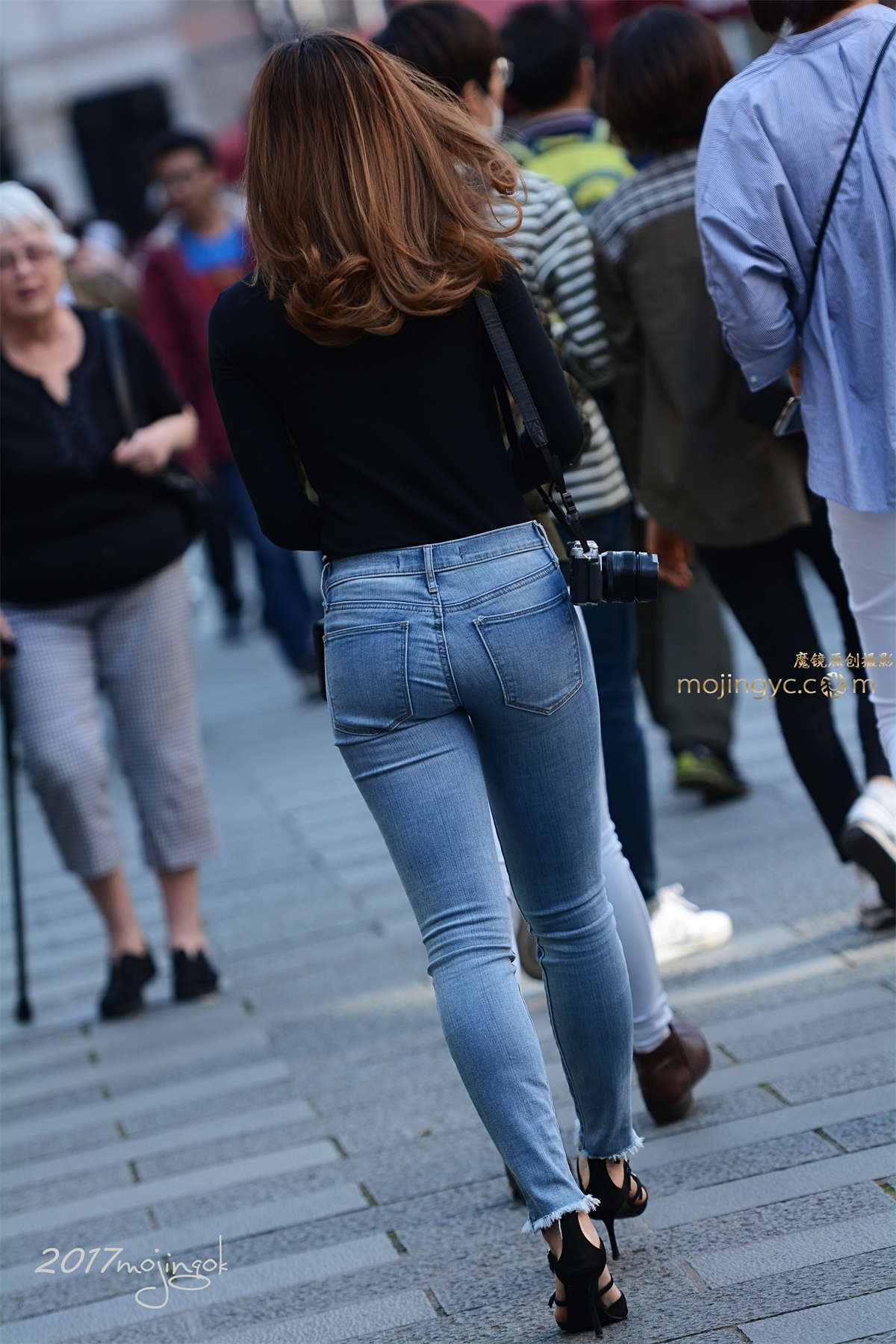 图片[2]-咔喳赛17 整理内衣的动作很隐蔽（17p）-日更街拍