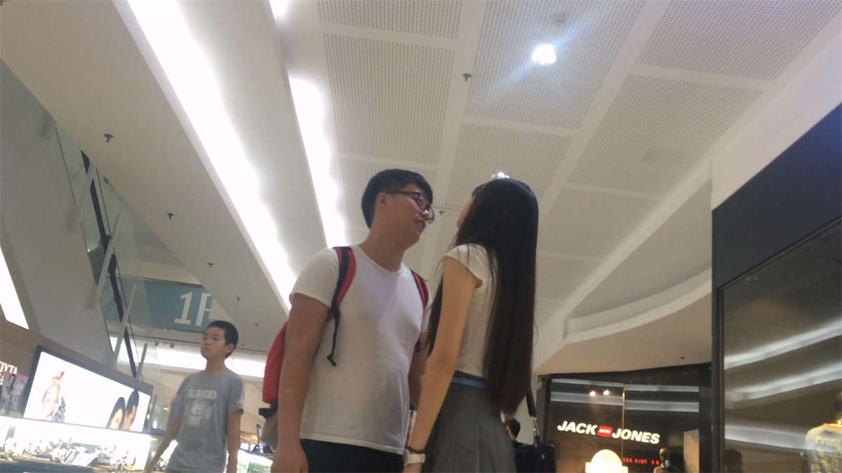 完美身材短裙白腿气质御姐美女-日更街拍