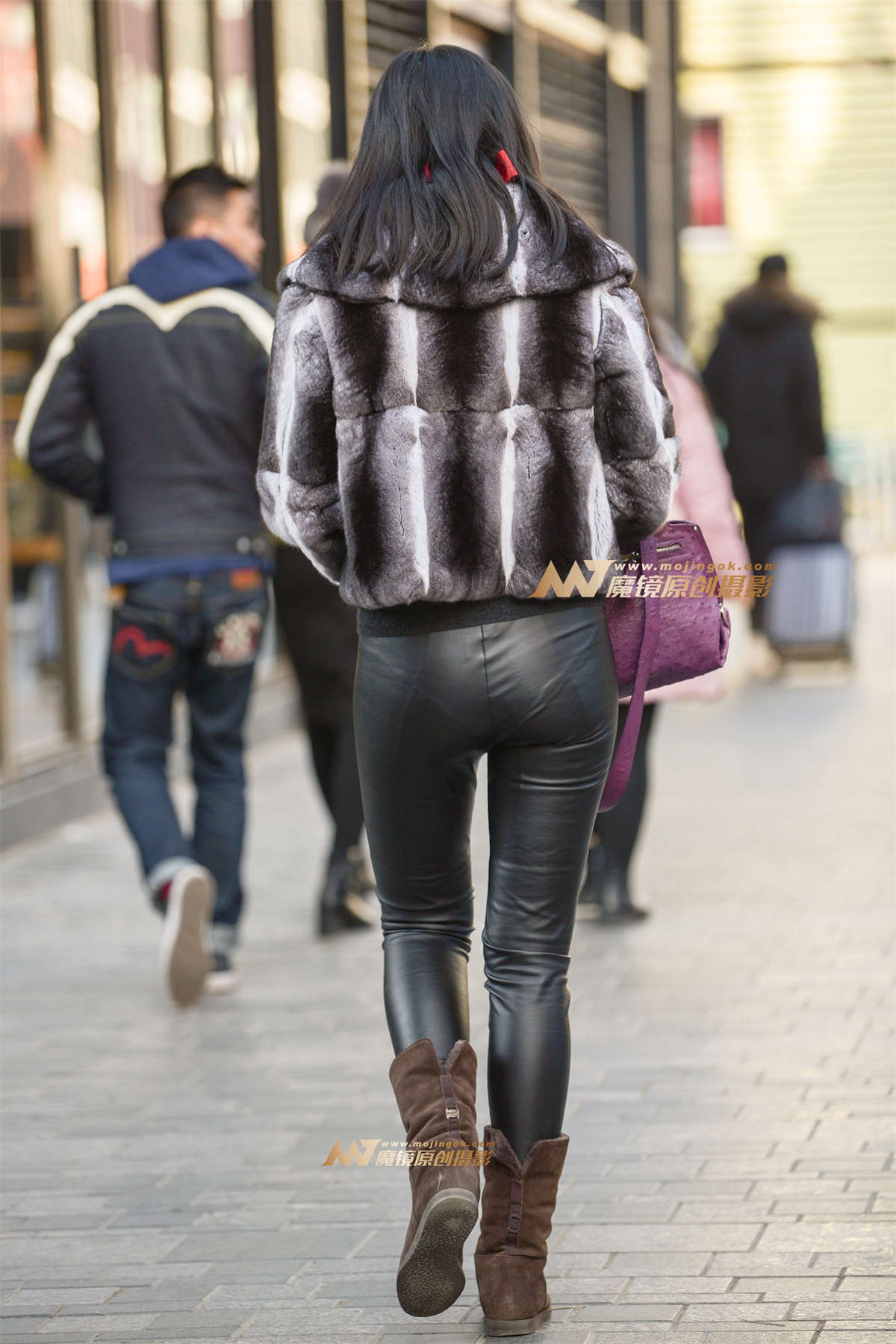 图片[2]-时尚皮裤女郎-日更街拍