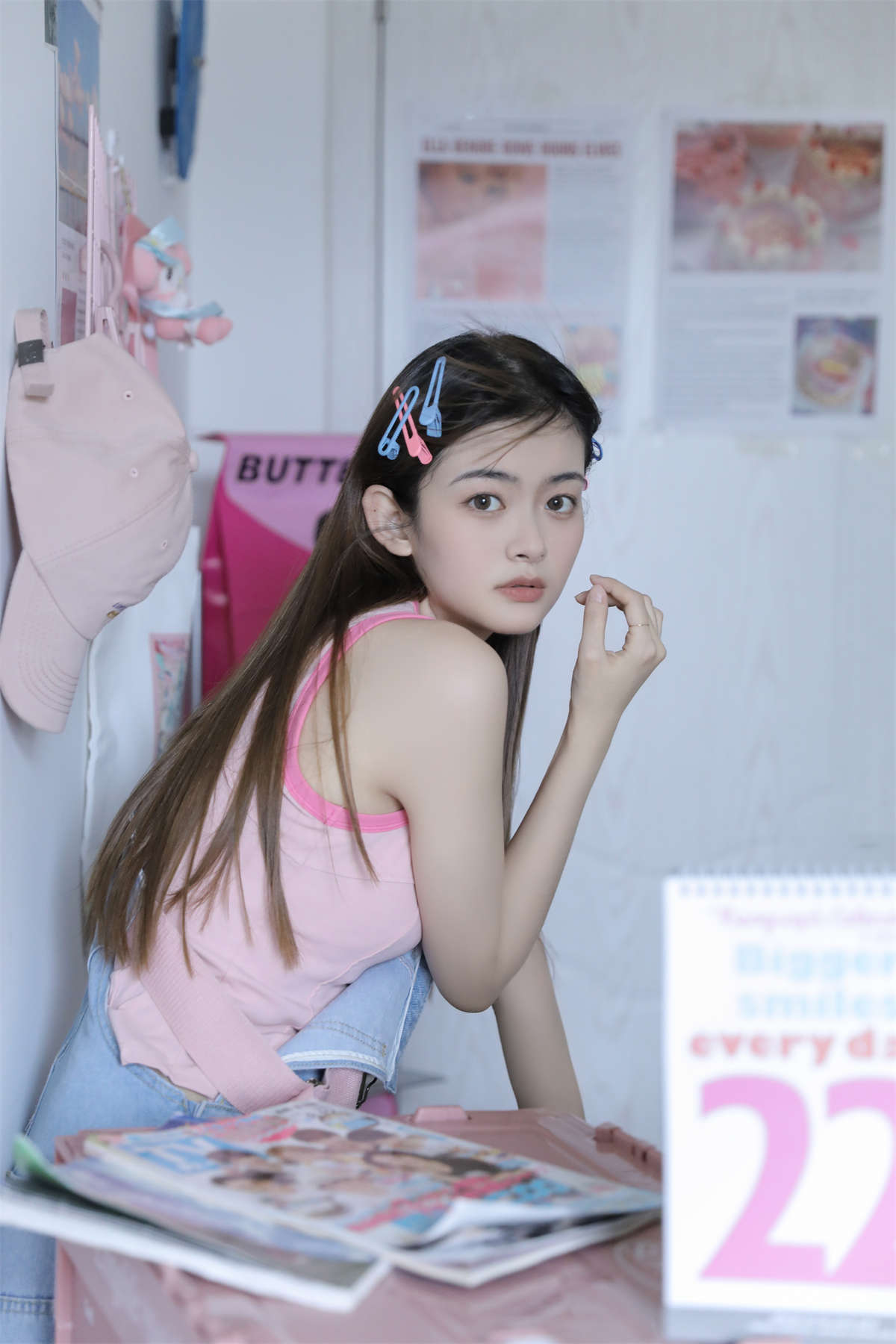 YITUYU艺图语 2022.08.18 鬼马少女 何静璇儿-日更街拍