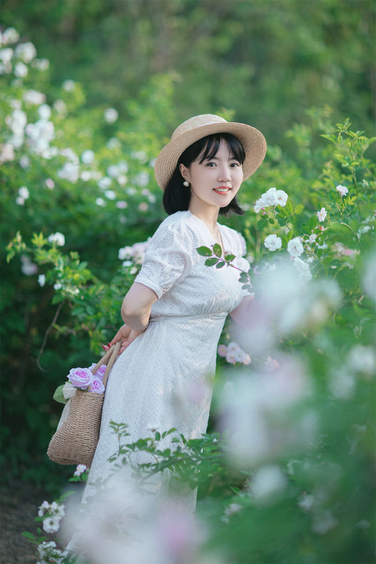 YITUYU艺图语 2023.05.19 四月蔷薇花开 冬琴-日更街拍