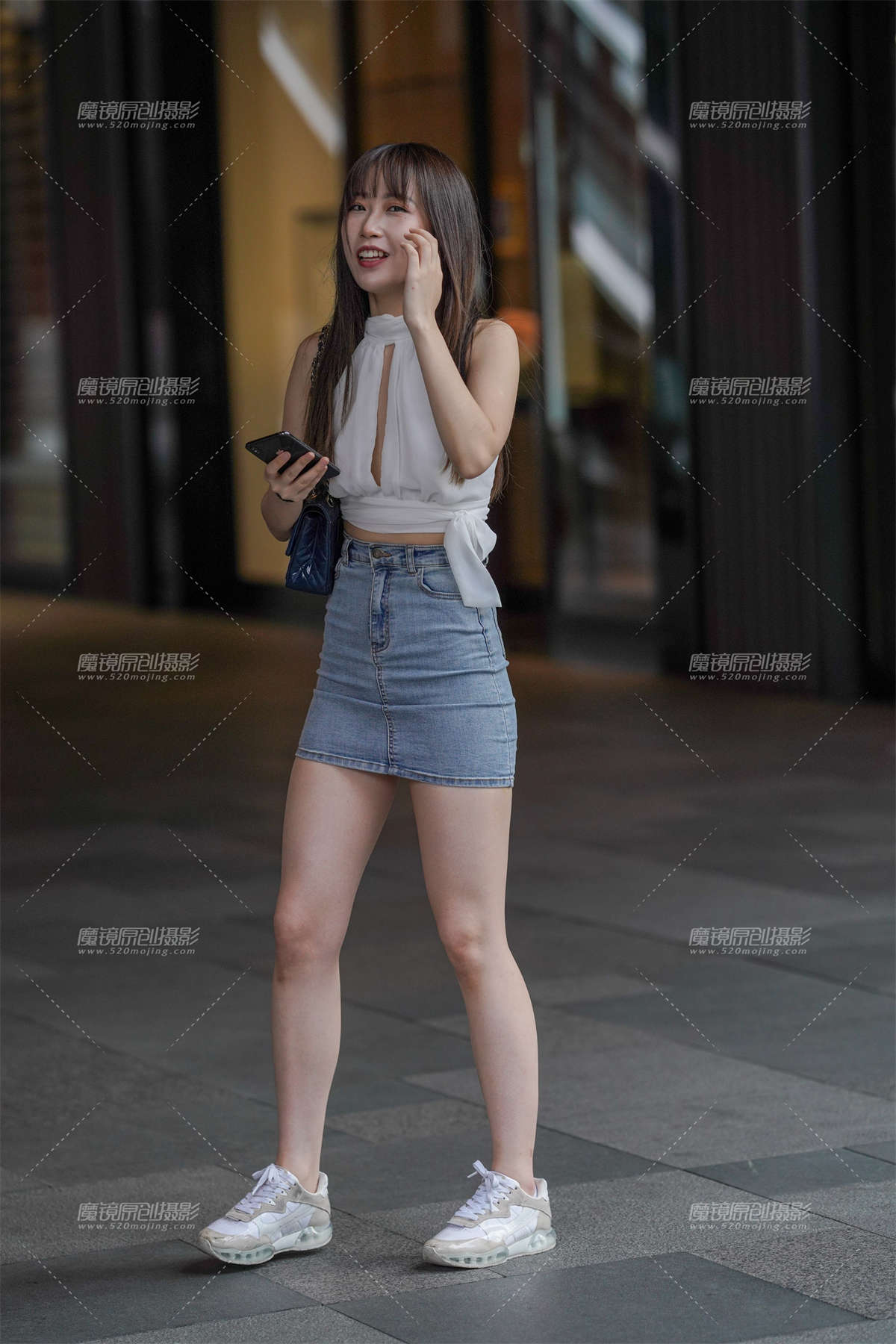 【凯恩赛贴】靓丽女孩 超显身材-日更街拍