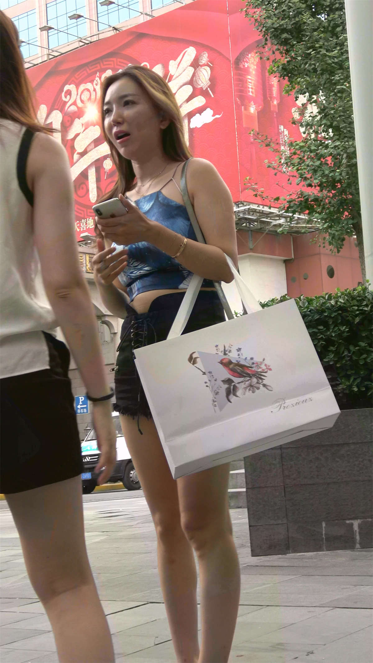 图片[2]-蓝色高跟性感身材美女-日更街拍