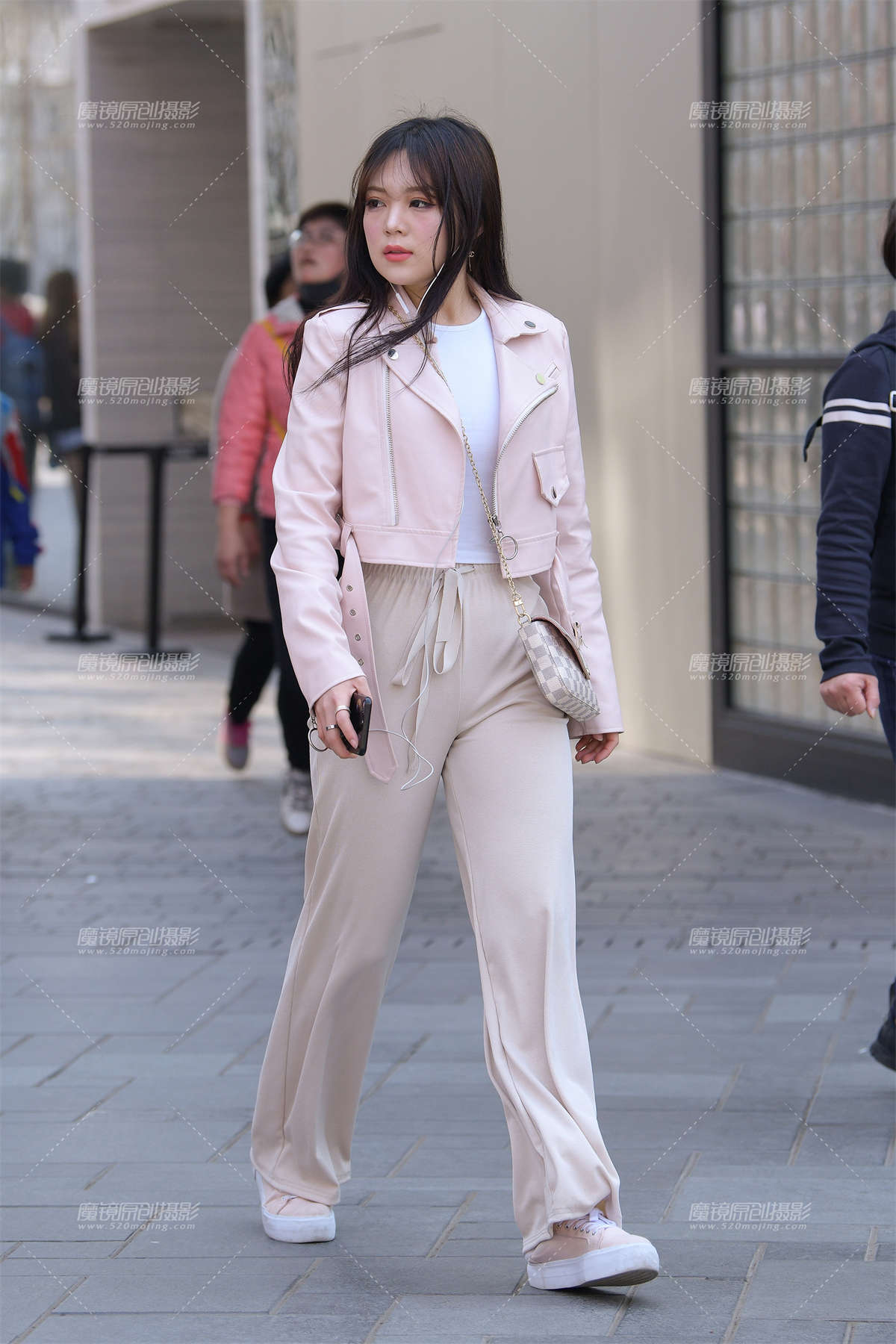 【街拍之魂赛帖】对镜头这一笑真是太甜了-日更街拍