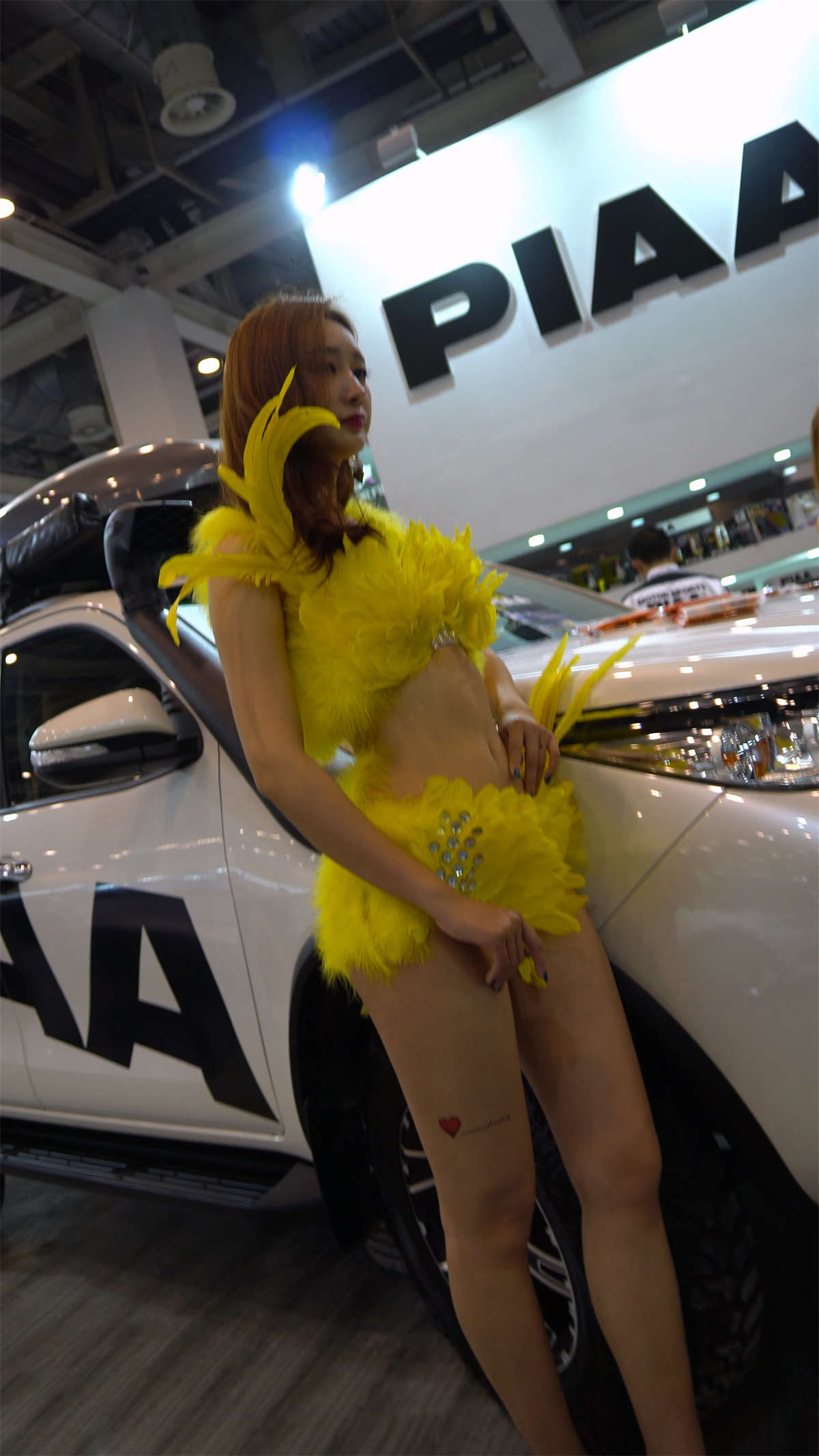 图片[2]-性感大长腿火辣身材高跟鞋美女靓模-日更街拍