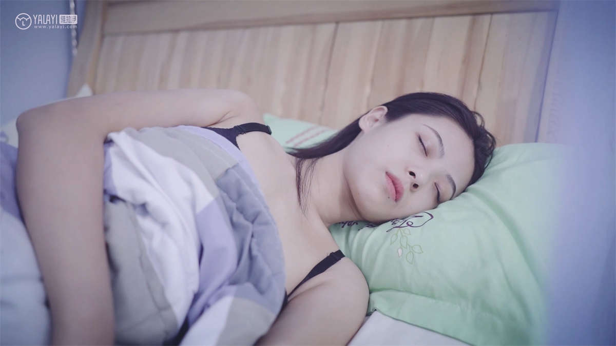 YALAYI雅拉伊视频 2020.05.18 V137 共处的时光 含嫣-日更街拍