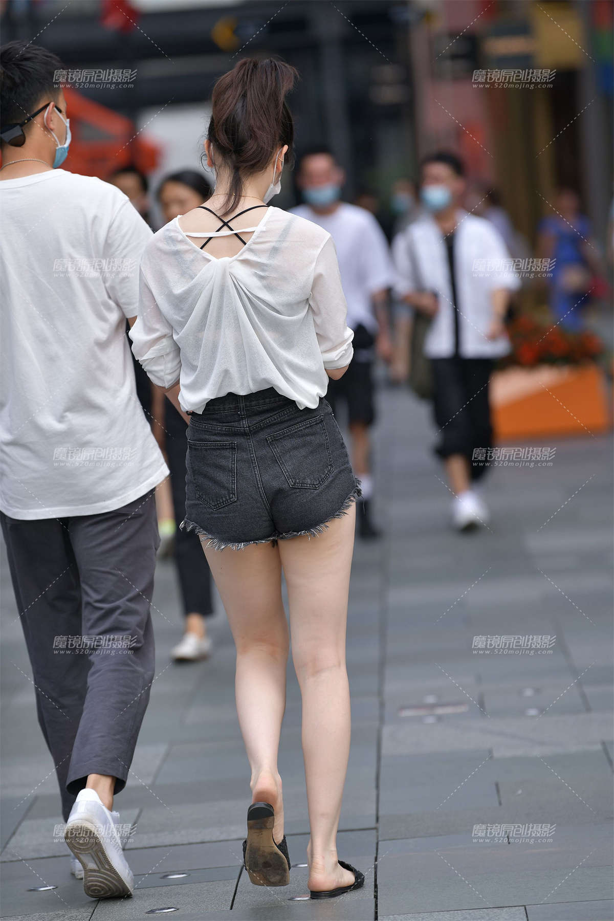 图片[2]-热裤大白腿-日更街拍