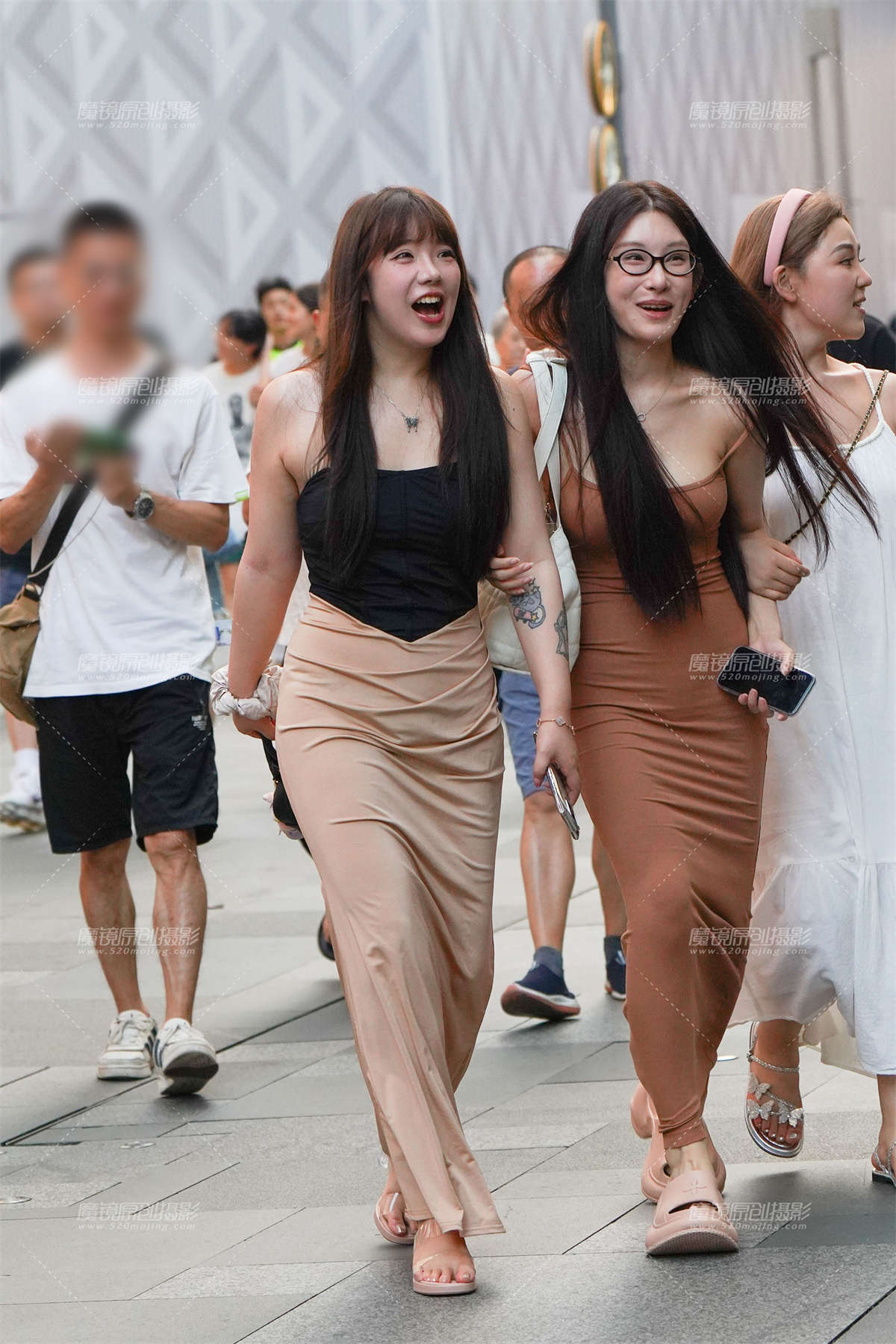 好润的包臀裙-日更街拍