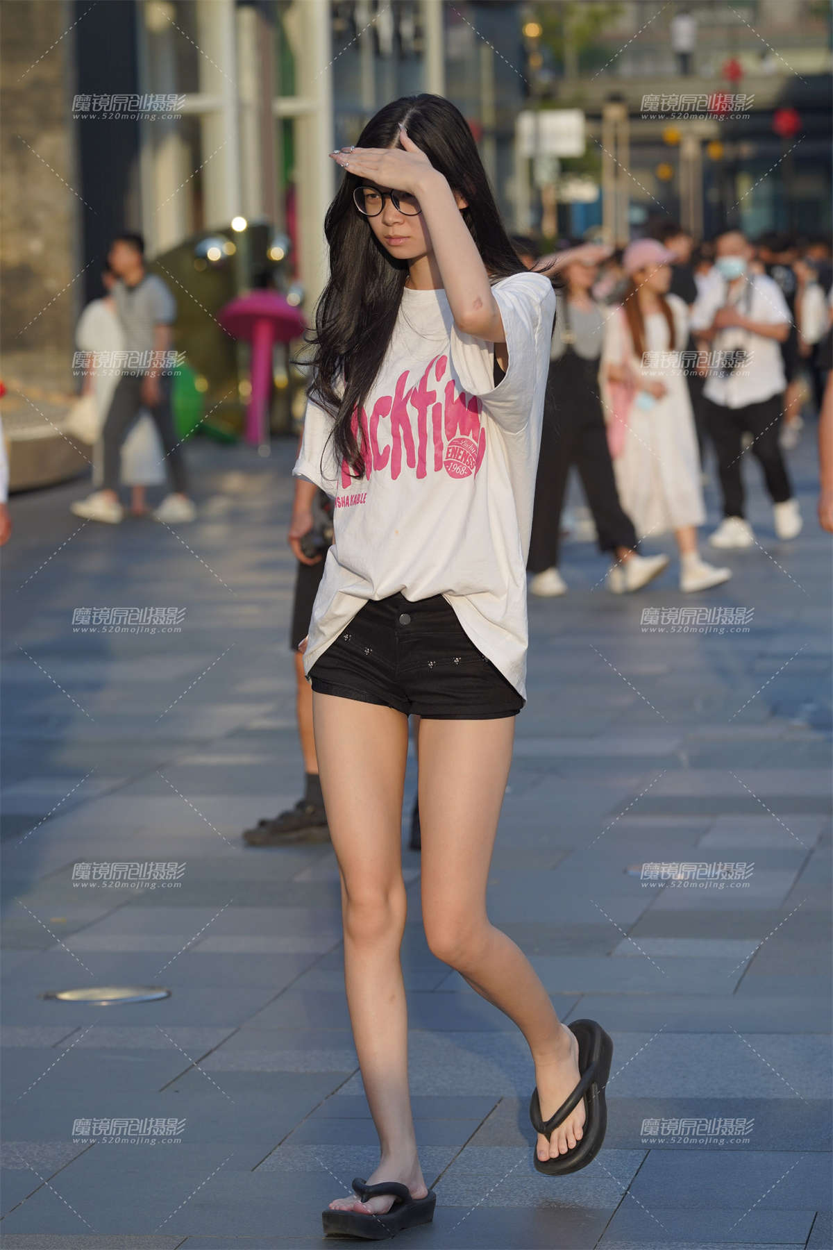 图片[2]-热裤小妹-日更街拍