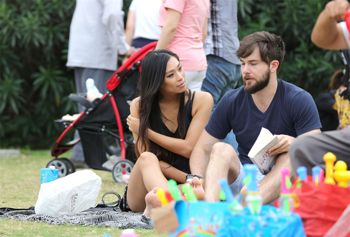 图片[2]-踏青公园街拍系列No.1140 靓妹代表魔都美女气质奔放出场 第2套-日更街拍