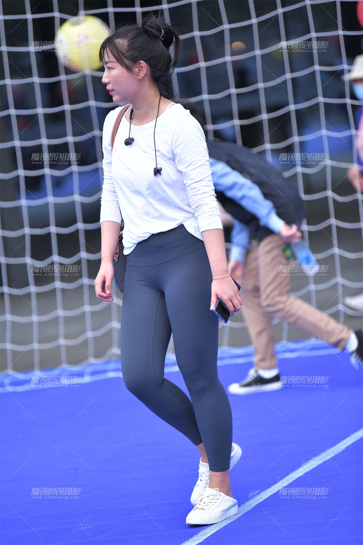 网边的紧身裤-日更街拍