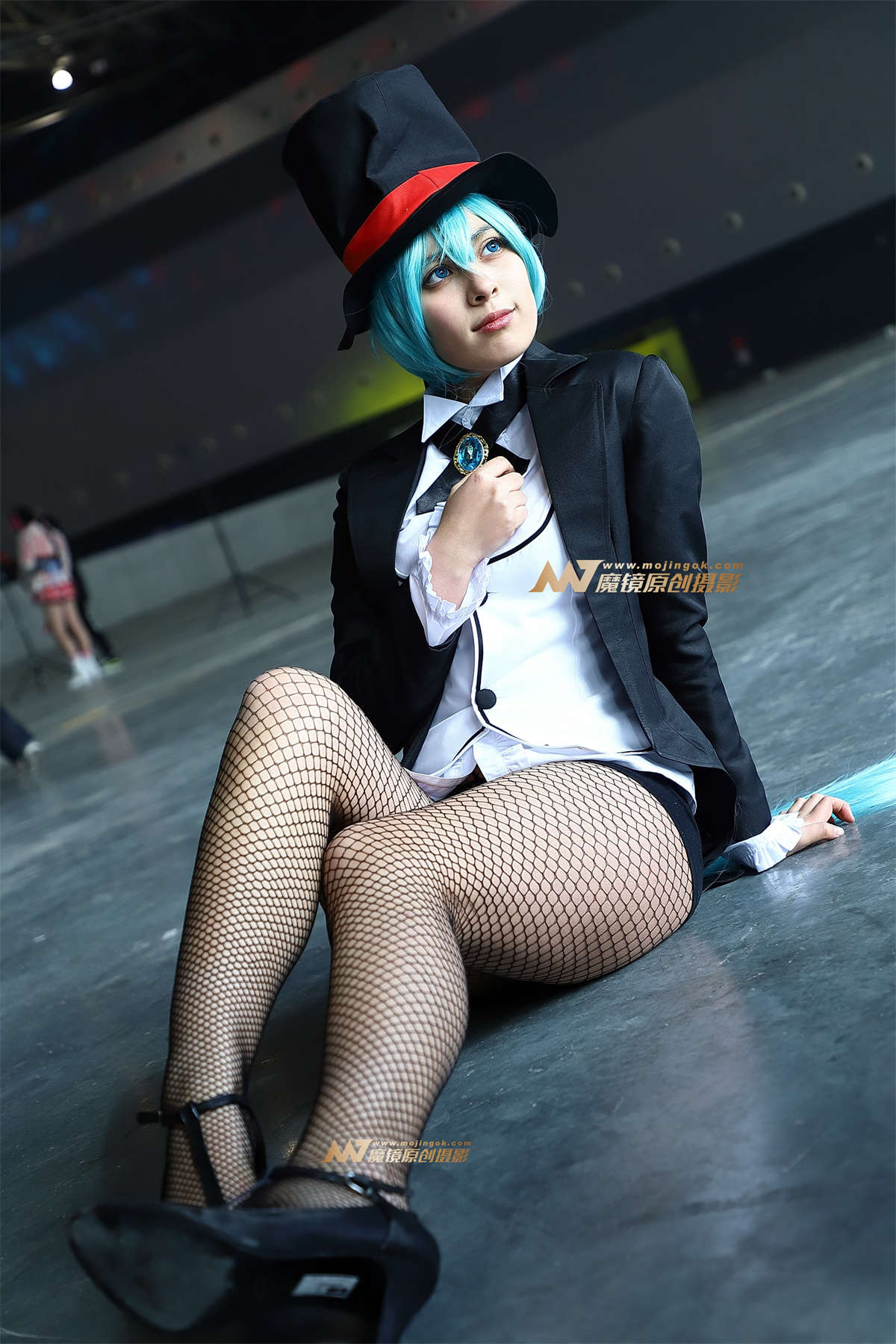 网袜美腿魔术师cosplay-日更街拍
