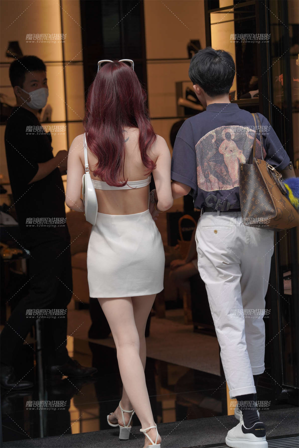 图片[2]-白皙小仙女 散发迷人的气质-日更街拍