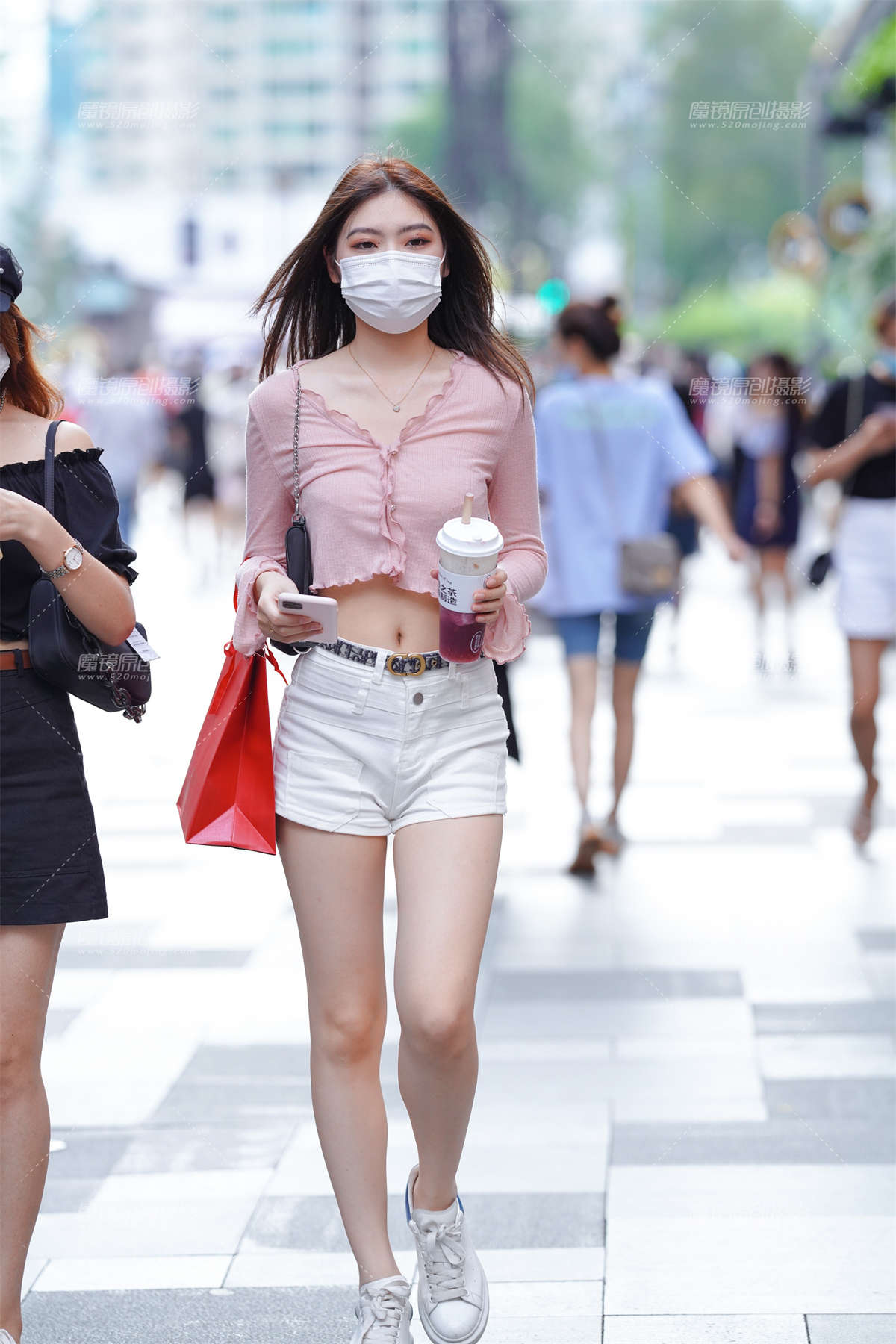 【凯恩赛贴】热裤长腿小妹-日更街拍