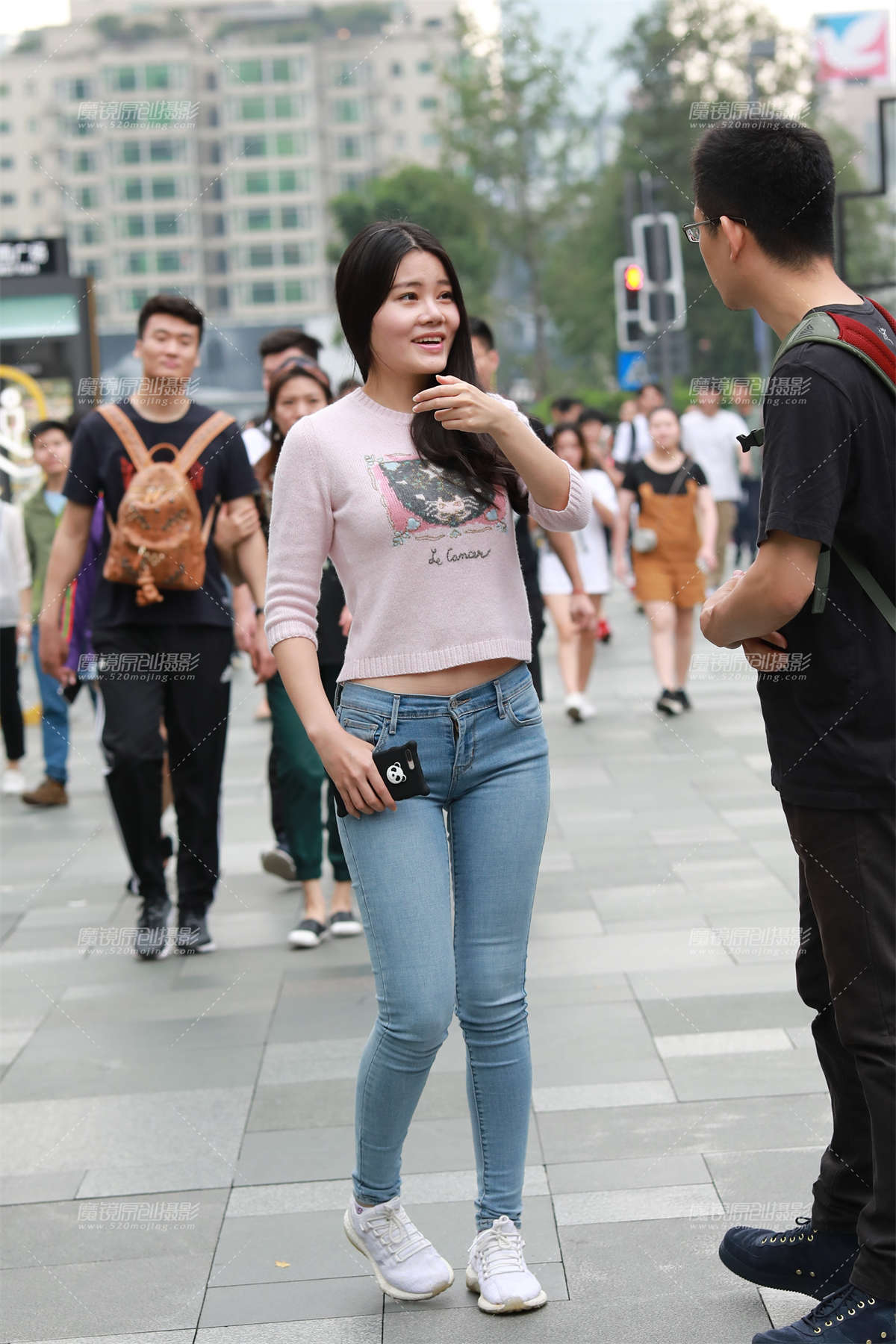 【凯恩赛贴】饱满紧牛女孩-日更街拍