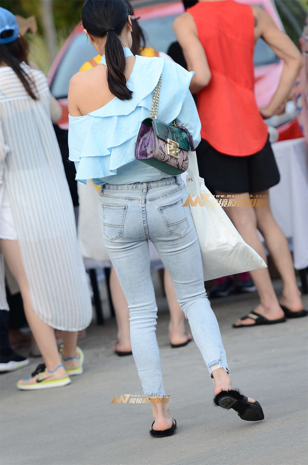 图片[2]-【神摄手赛帖】美女，耐心等待-日更街拍