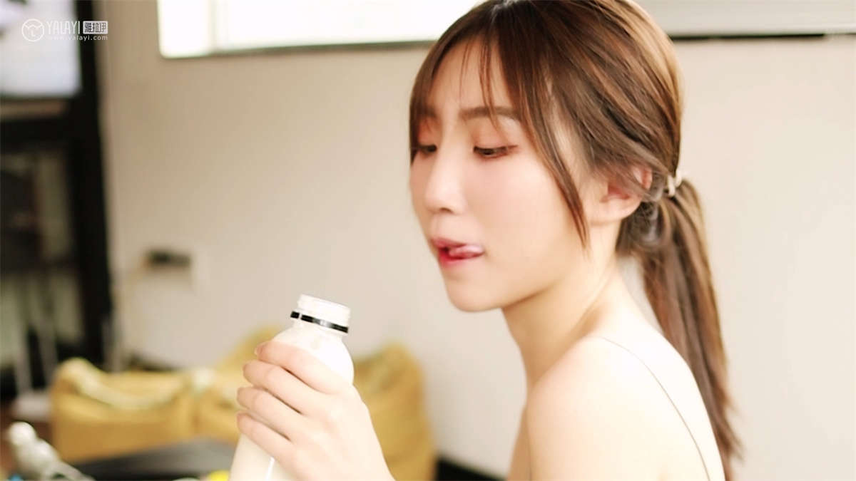 YALAYI雅拉伊视频 2020.09.04 V142 现任女友 小乔-日更街拍