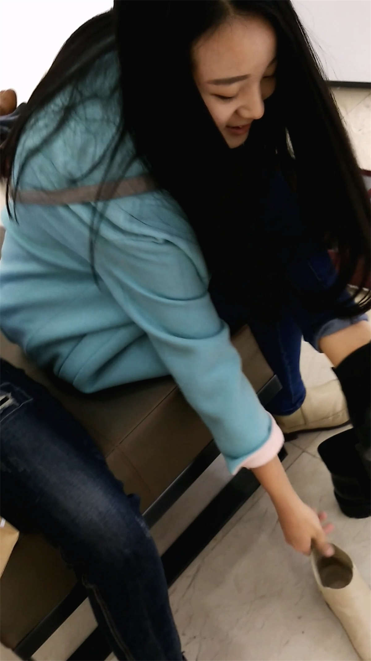 图片[2]-大学生美女很有青春的感觉-日更街拍